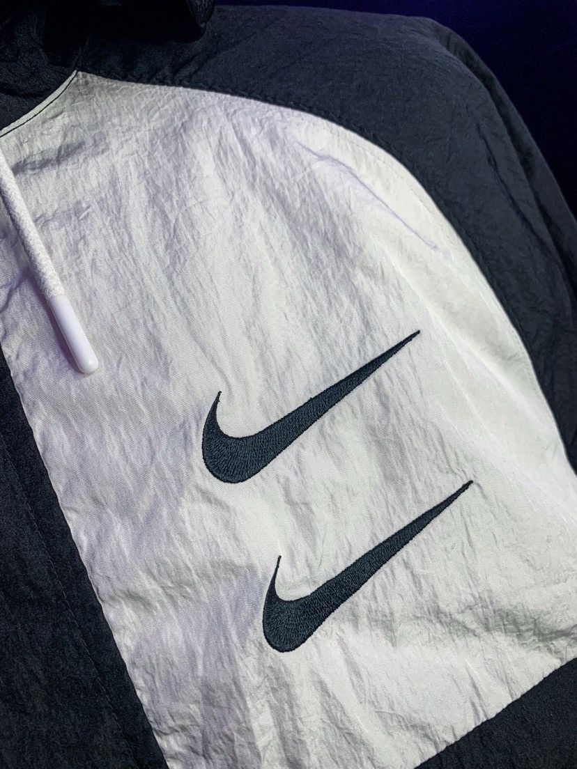 Nike Nike Woven Hooded Jacket Size US L / EU 52-54 / 3 - 3 Thumbnail
