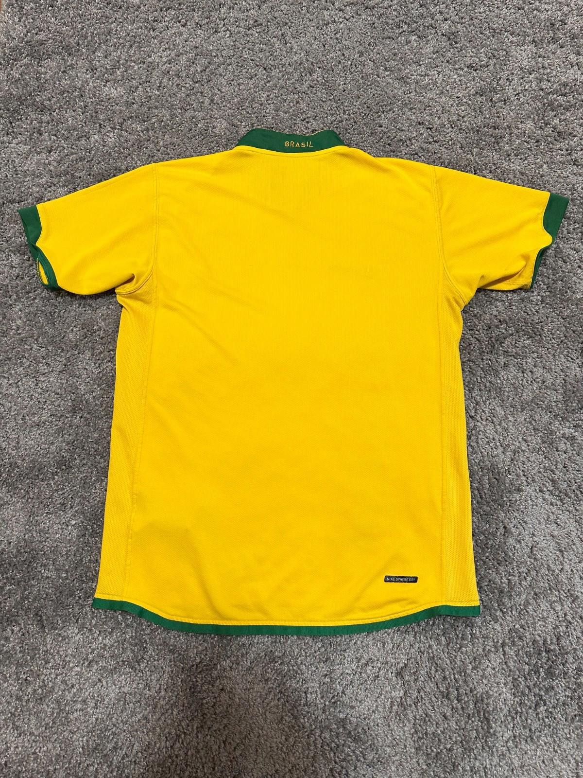 Nike Brazil Home football shirt 2006 Soccer Nike Jersey Rare Sz M Size US M / EU 48-50 / 2 - 8 Thumbnail