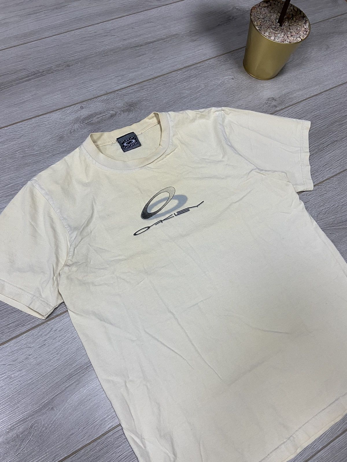 Oakley Oakley vintage big circle logo distressed t-shirt Size US L / EU 52-54 / 3 - 3 Thumbnail