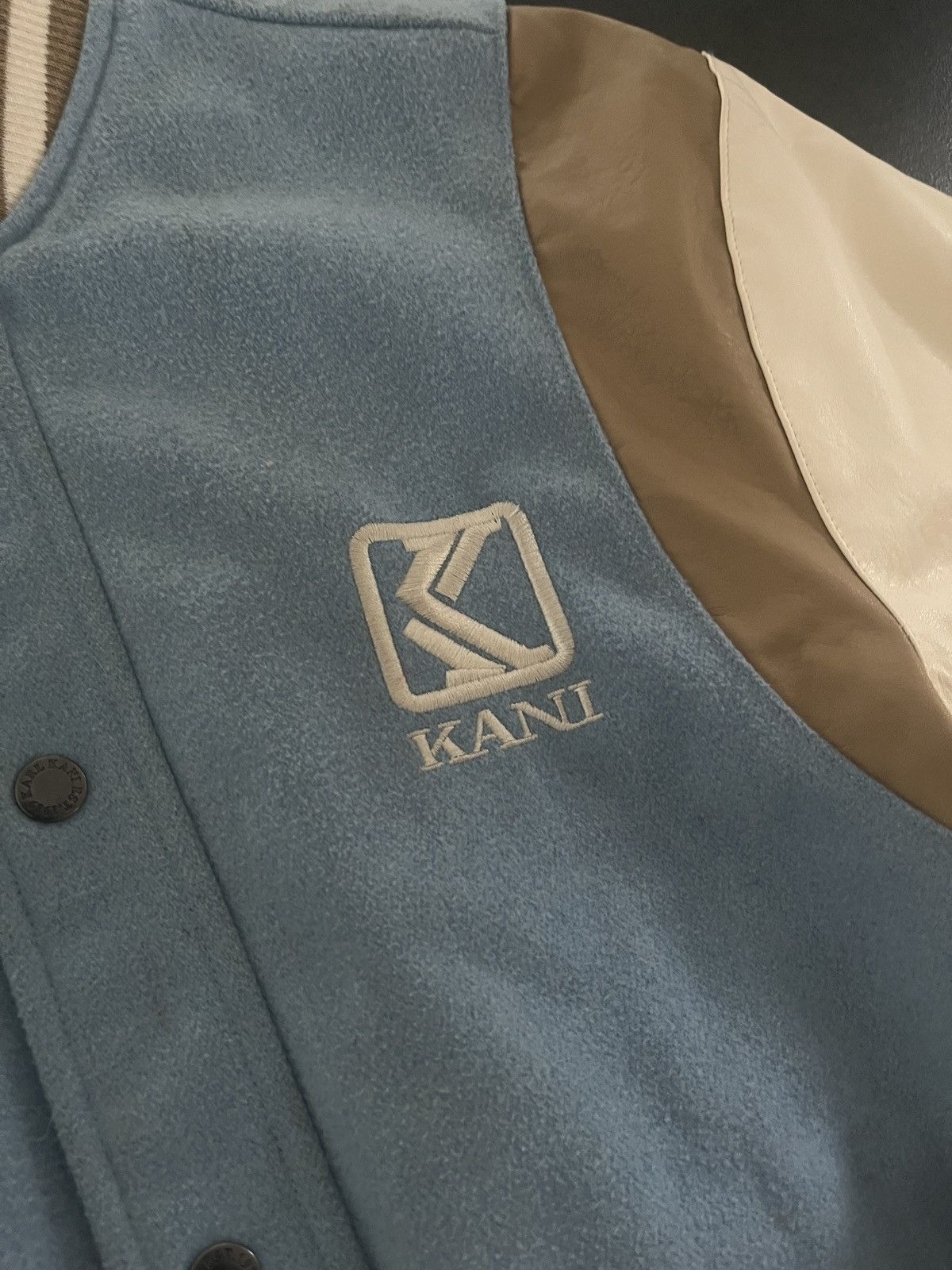 Karl Kani Karl Kani X Bomberjacket X Streetwear (Baby blue - Size s) Size US S / EU 44-46 / 1 - 3 Thumbnail