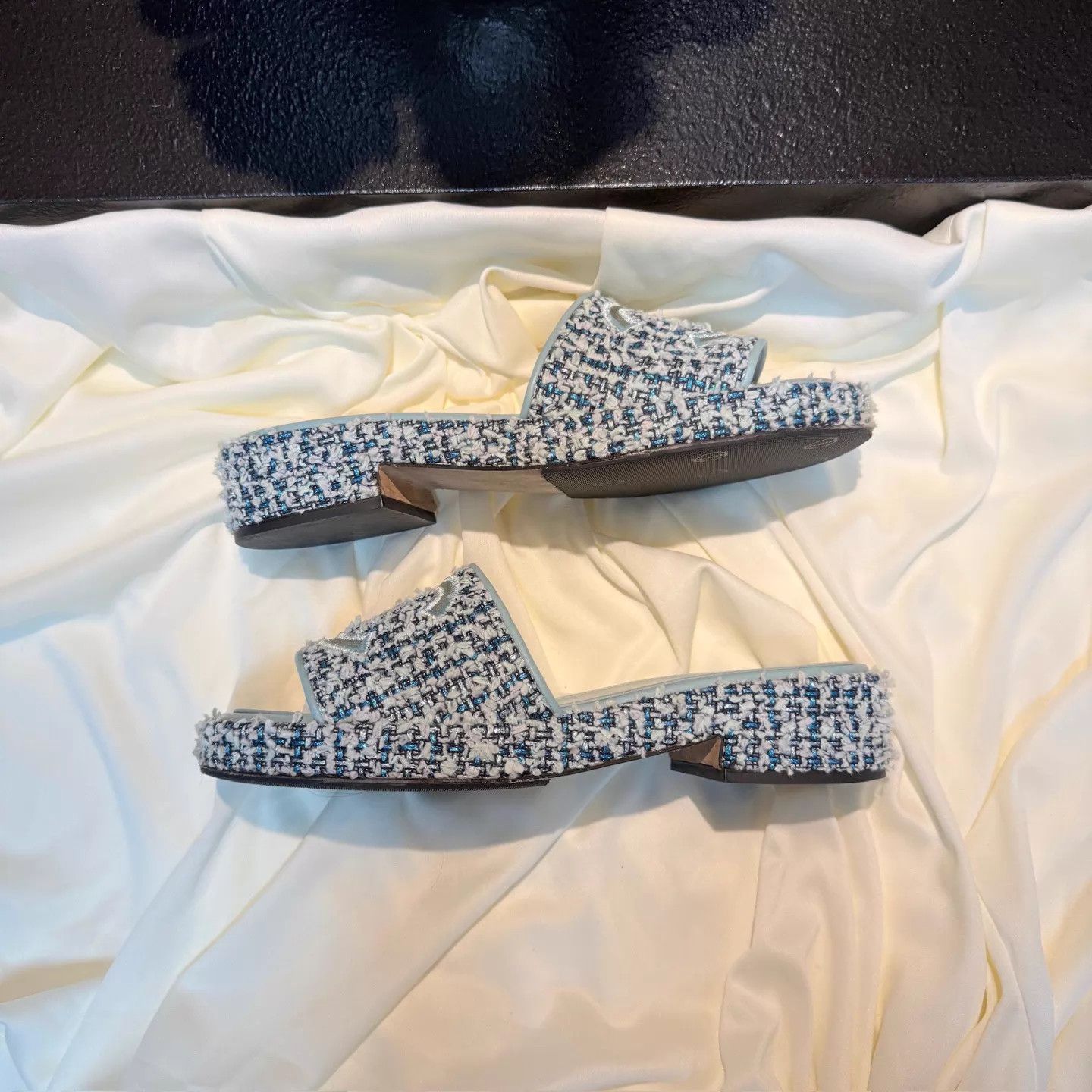 Chanel CHANEL Women's Tweed CC Slides 36.5 EU 99 New Size US 6 / IT 36 - 5 Thumbnail