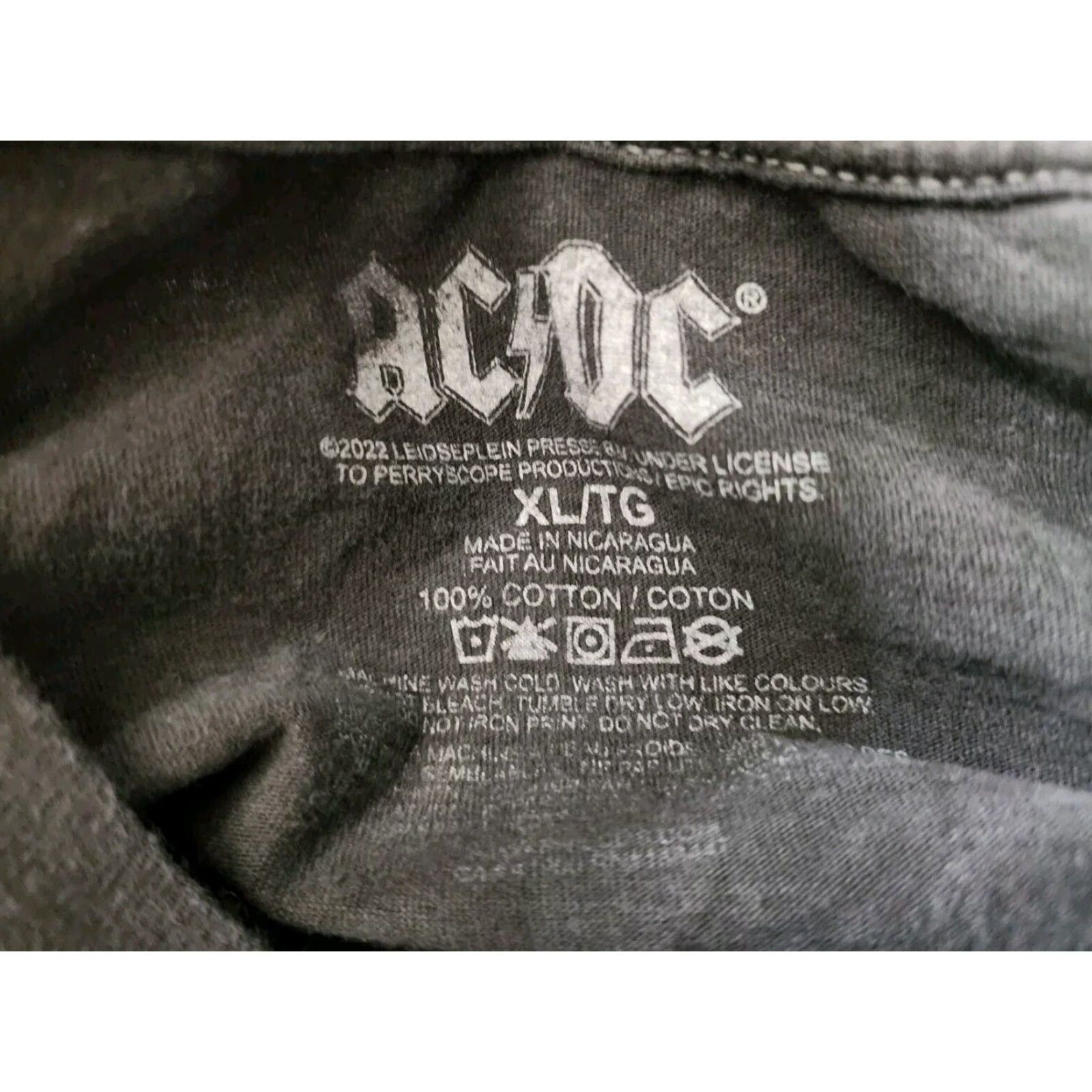 Vintage AC/DC Back In Black Rock n Roll T-Shirt Adult XL Black Short Sleeve Graphic Print Mens Size US XL / EU 56 / 4 - 5 Thumbnail