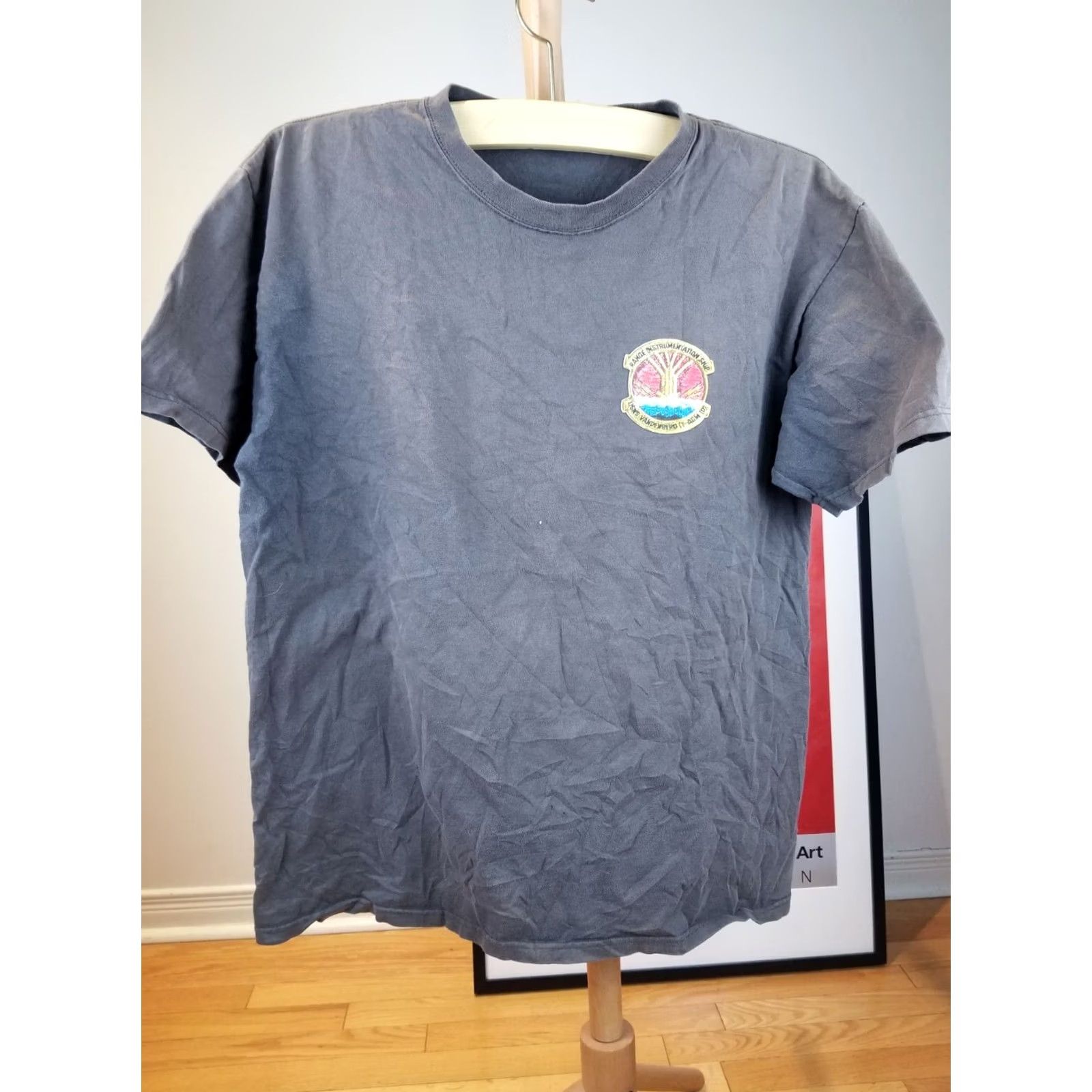 Vintage VINTAGE USNS GENERAL HOYT S VANDENBERG GRADIANT SUN FADED WORN T-SHIRT SZ L Shirt Mens Black 50s 60s Retro Grunge USA T-Shirt Size US L / EU 52-54 / 3 - 3 Thumbnail