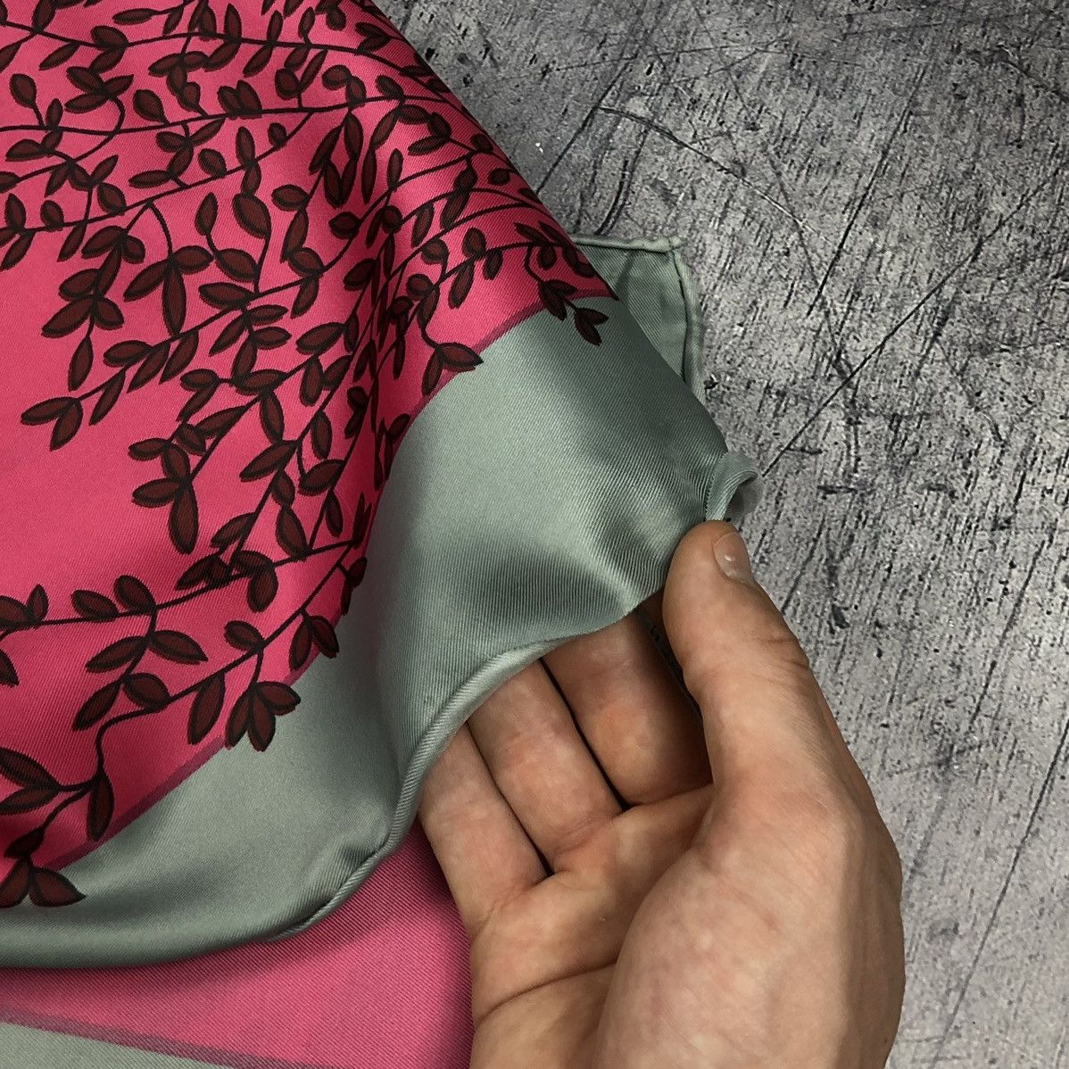 Hermes × Vintage Vintage 90s Hermes Paris Les Girafes Silk Designer Scarf y2k Size ONE SIZE - 9 Thumbnail