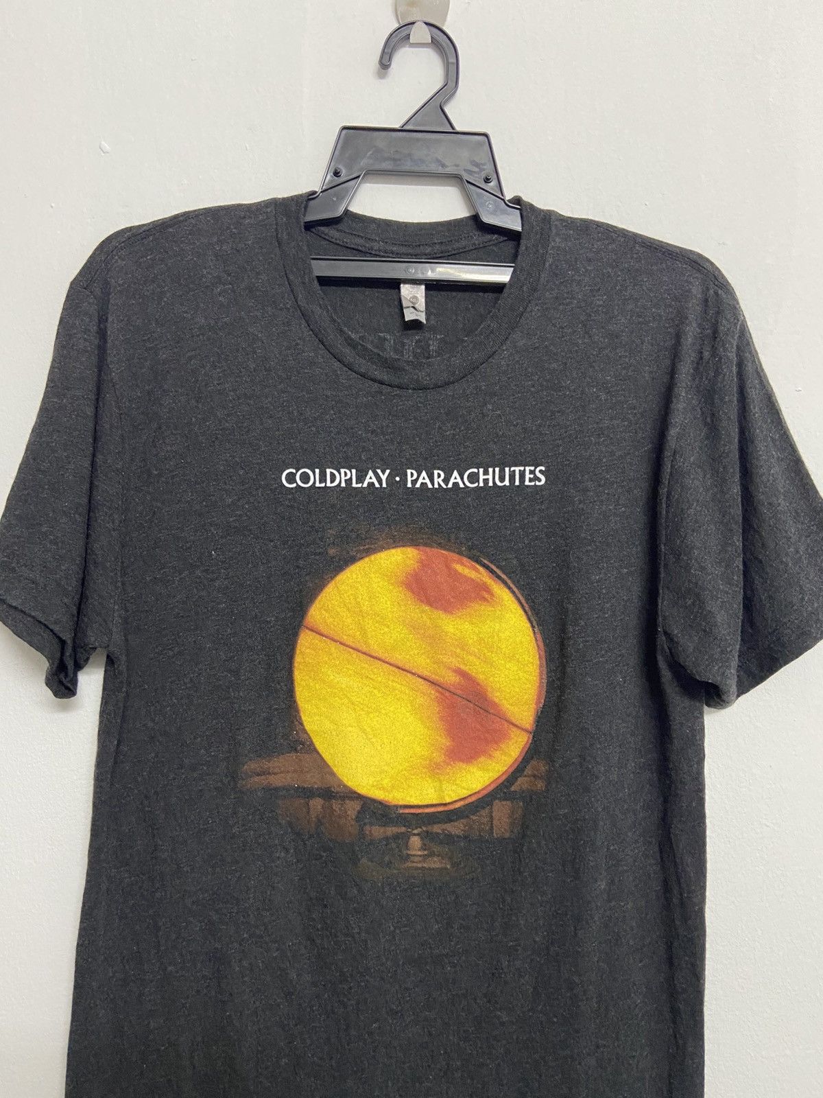 Band Tees Coldplay band Parachutes tour 2017 Tee Size US M / EU 48-50 / 2 - 3 Thumbnail