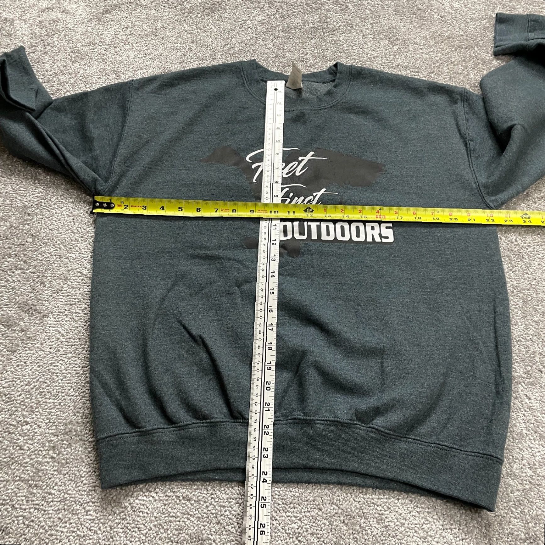 Gildan Gildan Sweatshirt Heavy Blend Mens Medium Gray Feet First Outdoors Logo Crew Size US M / EU 48-50 / 2 - 6 Thumbnail