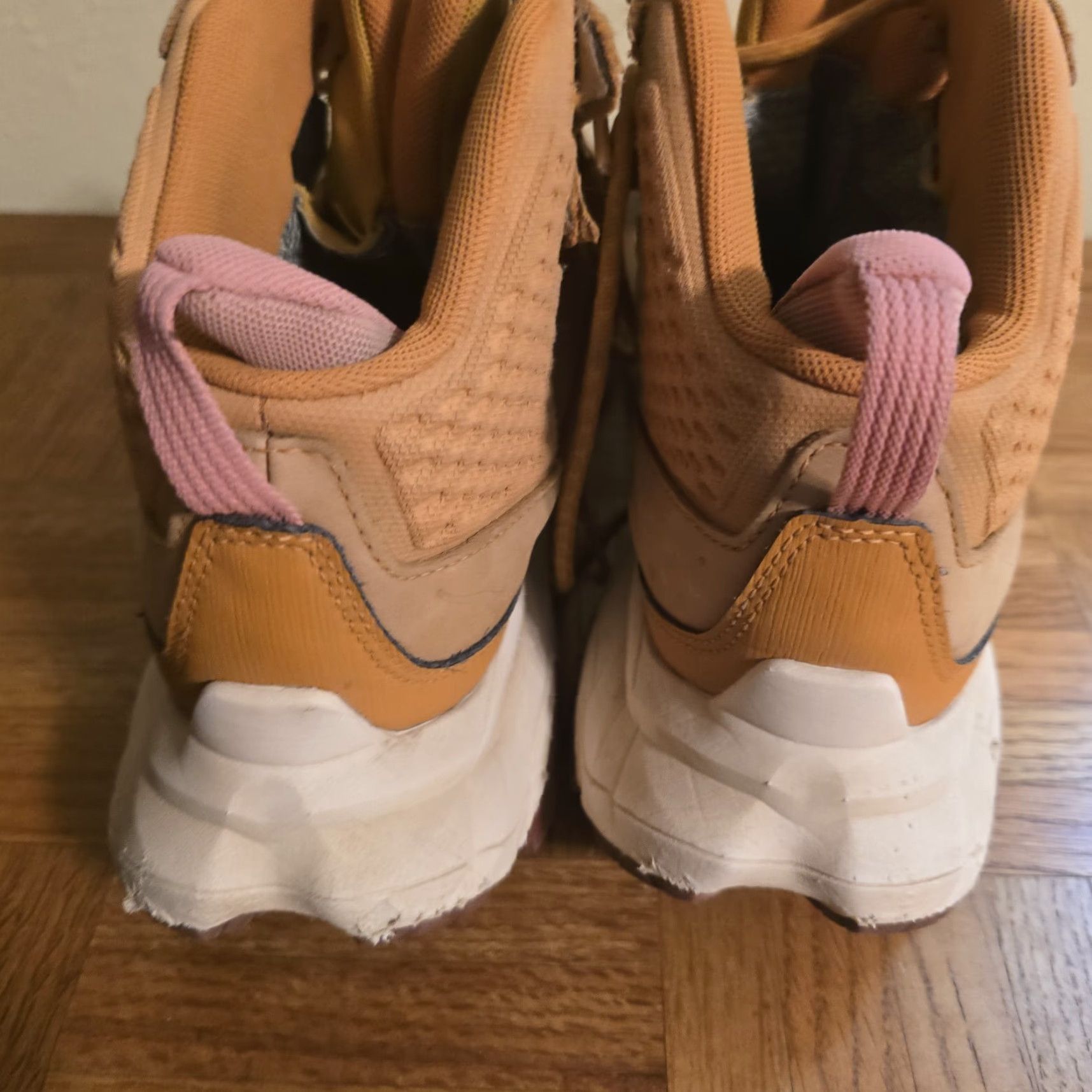 Vintage Hoka One Anacapa Mid Gore-Tex GTX Desert Sun Women's Size 10B Hiking Boots Size US 10 / IT 40 - 5 Thumbnail