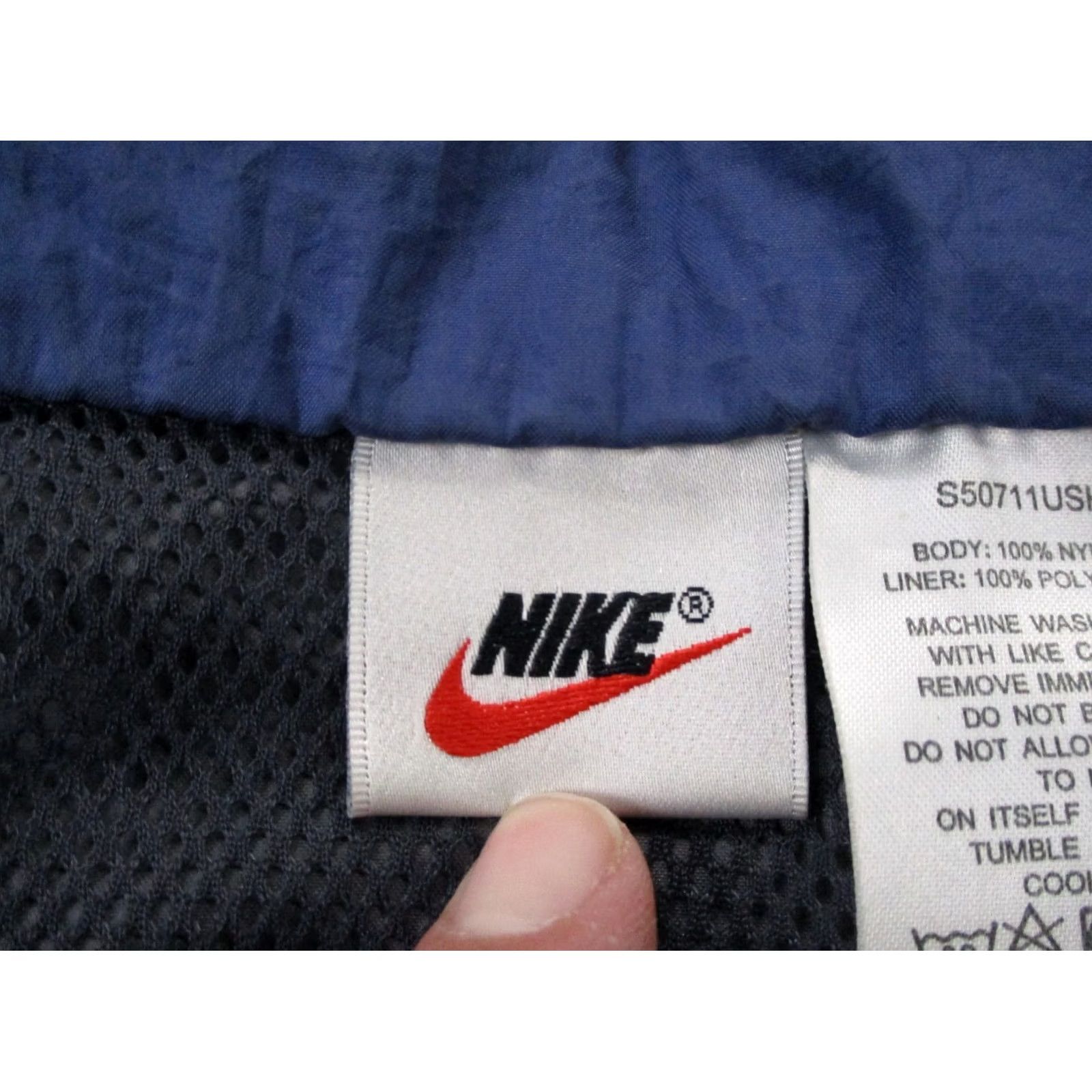 Nike VINTAGE Nike Jacket Mens L Nylon Retro Windbreaker 90s Sports Track Size US L / EU 52-54 / 3 - 6 Thumbnail
