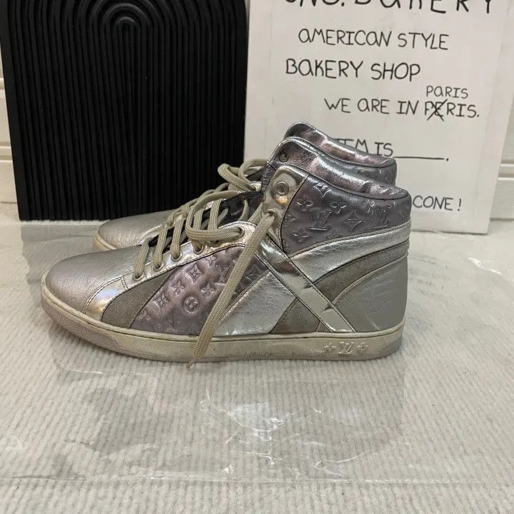 Louis Vuitton Louis Vuitton Silver High-Top Casual Sneakers 0079 Size US 6 / IT 36 - 1 Thumbnail