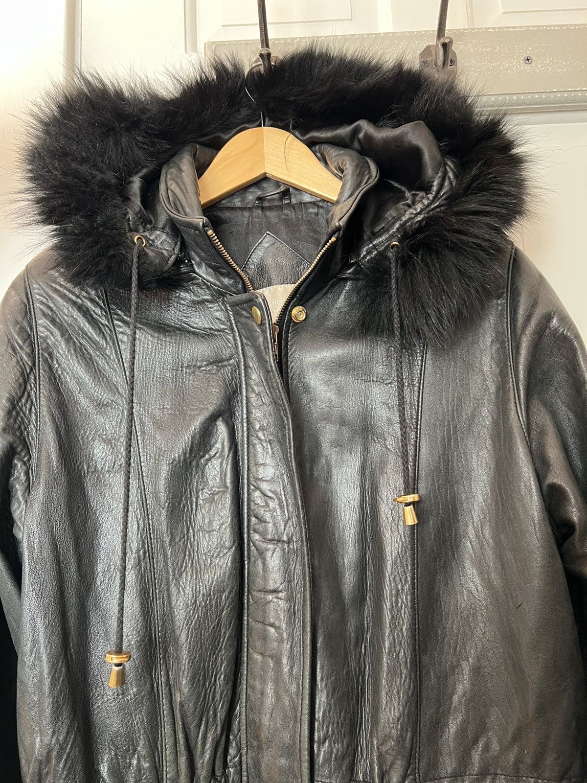 Worthington Worthington Vintage Women's Lamb Skin Coat With Fur Hood Size M / US 6-8 / IT 42-44 - 3 Thumbnail