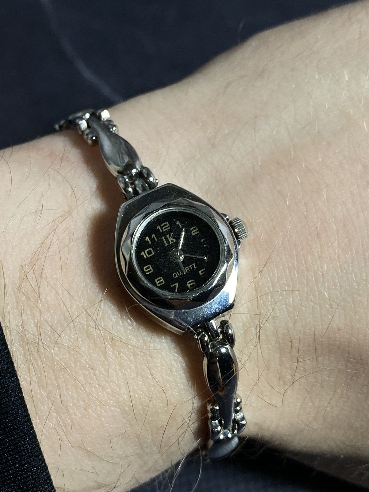 Japanese Brand Vintage Elegant Silver Bracelet Watch – Japanese Brand Size ONE SIZE - 2 Thumbnail