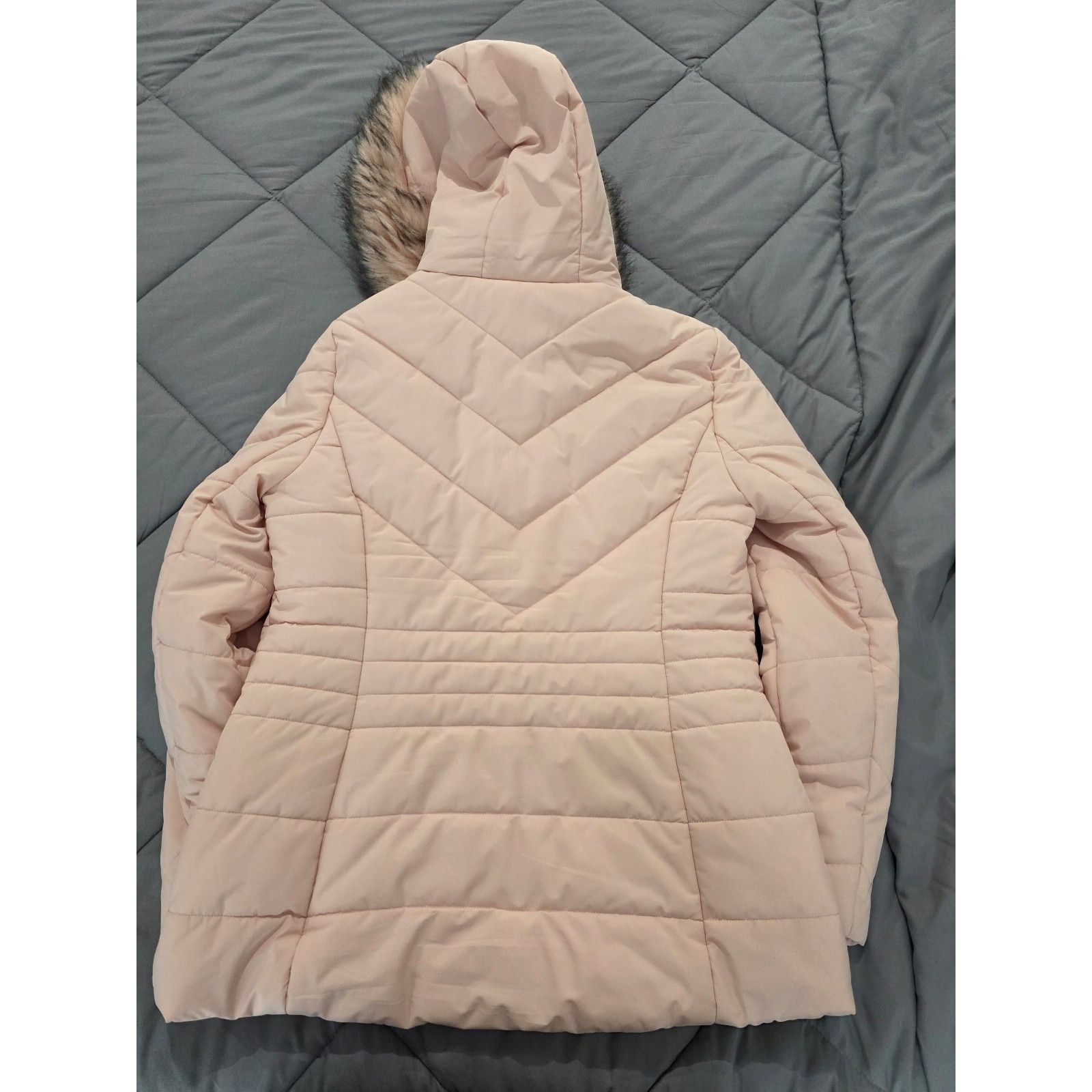 London Fog Excellent Condition London Fog Womens Medium Faux Fur Hooded Size M / US 6-8 / IT 42-44 - 6 Thumbnail