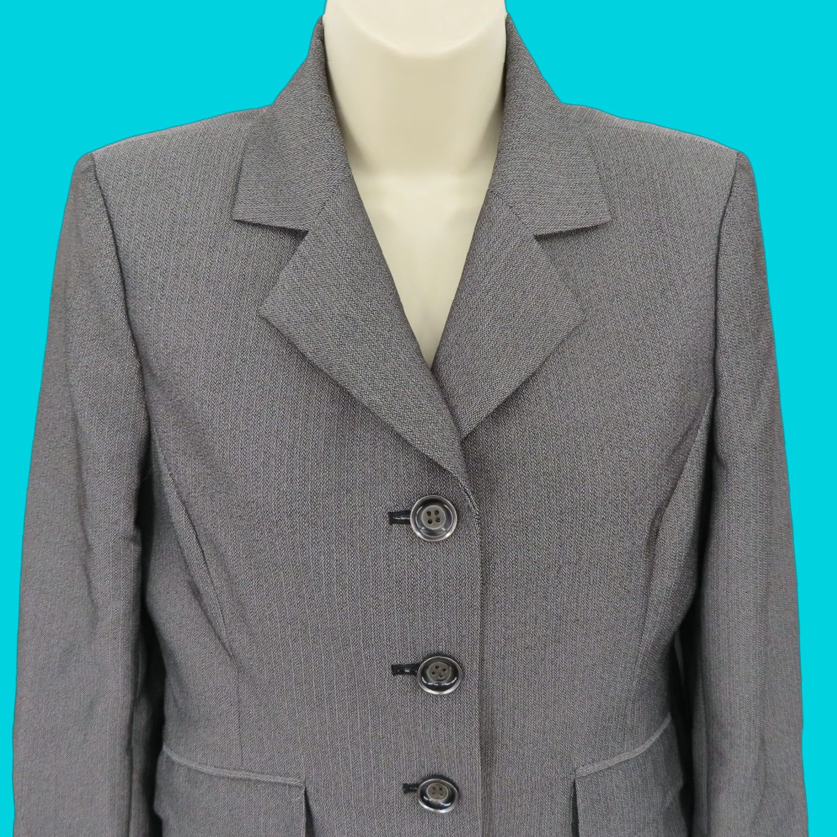 Vintage VINTAGE Le Suit Womens Gray 3 Button Collared Suit Jacket Coat Has Pockets 4P Petite/Petites Womens Size S / US 4 / IT 40 - 1 Thumbnail