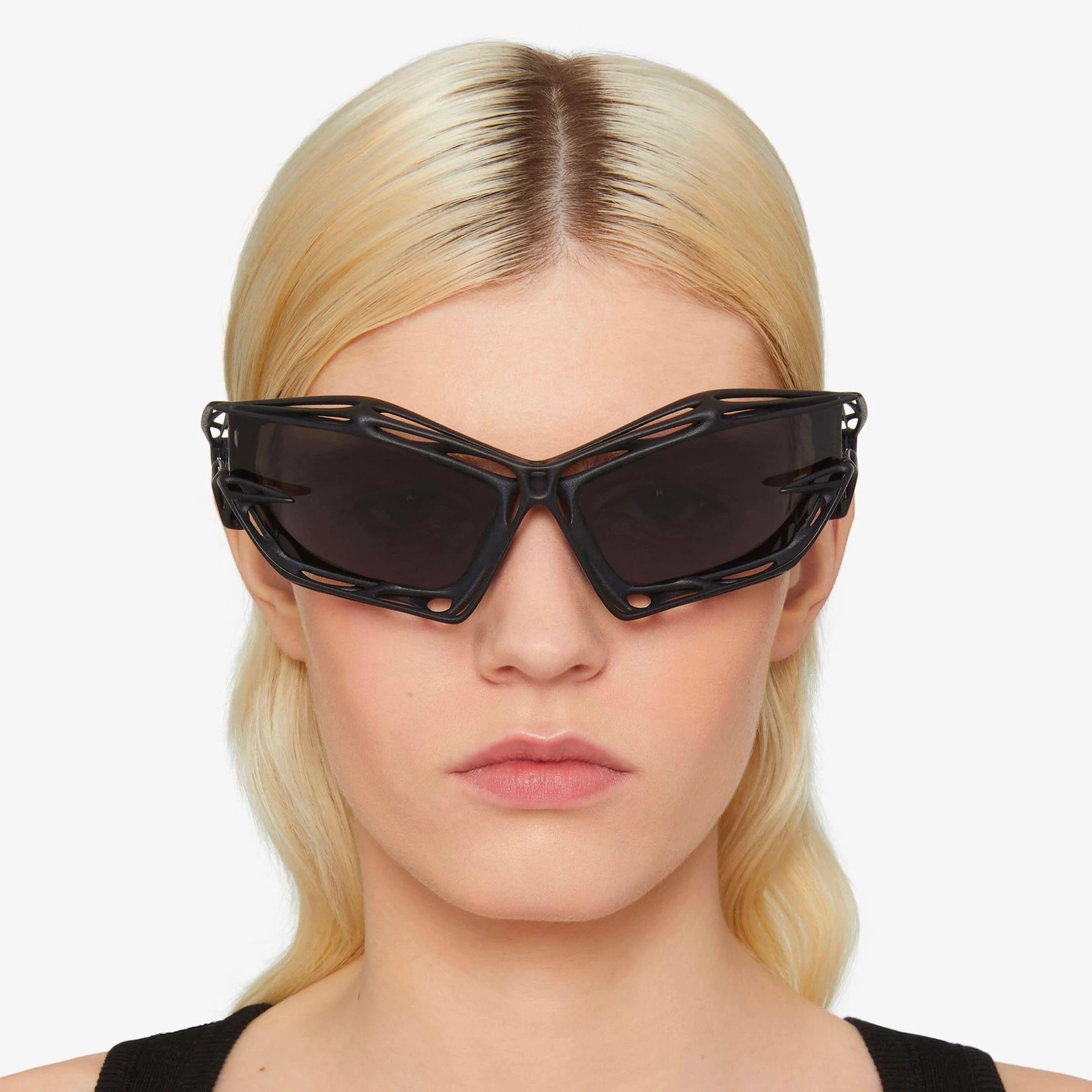 Givenchy o1srvl11e1024 Size: OS / Giv Cut Cage Sunglasses in Black Size ONE SIZE - 2 Thumbnail