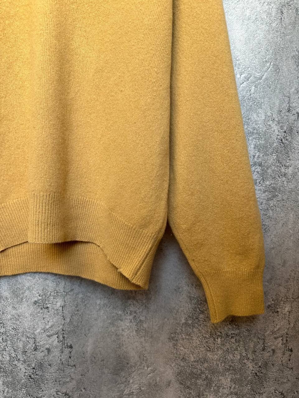 Johnstons Of Elgin Johnstons of Elgin V-Neck Wool Sweater Jumper Beige LS Size US XL / EU 56 / 4 - 9 Thumbnail