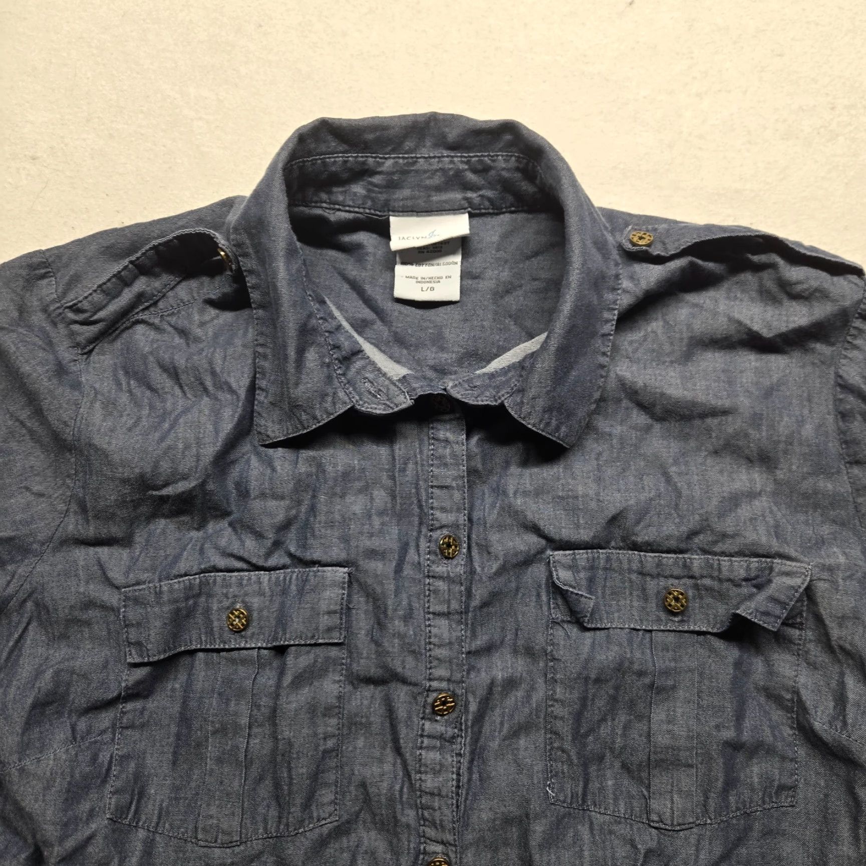 Vintage Jaclyn Smith Shirt Women L Denim Button-Up Long Sleeve Collared Rhinestone Details Blue Adult Large Size L / US 10 / IT 46 - 2 Thumbnail