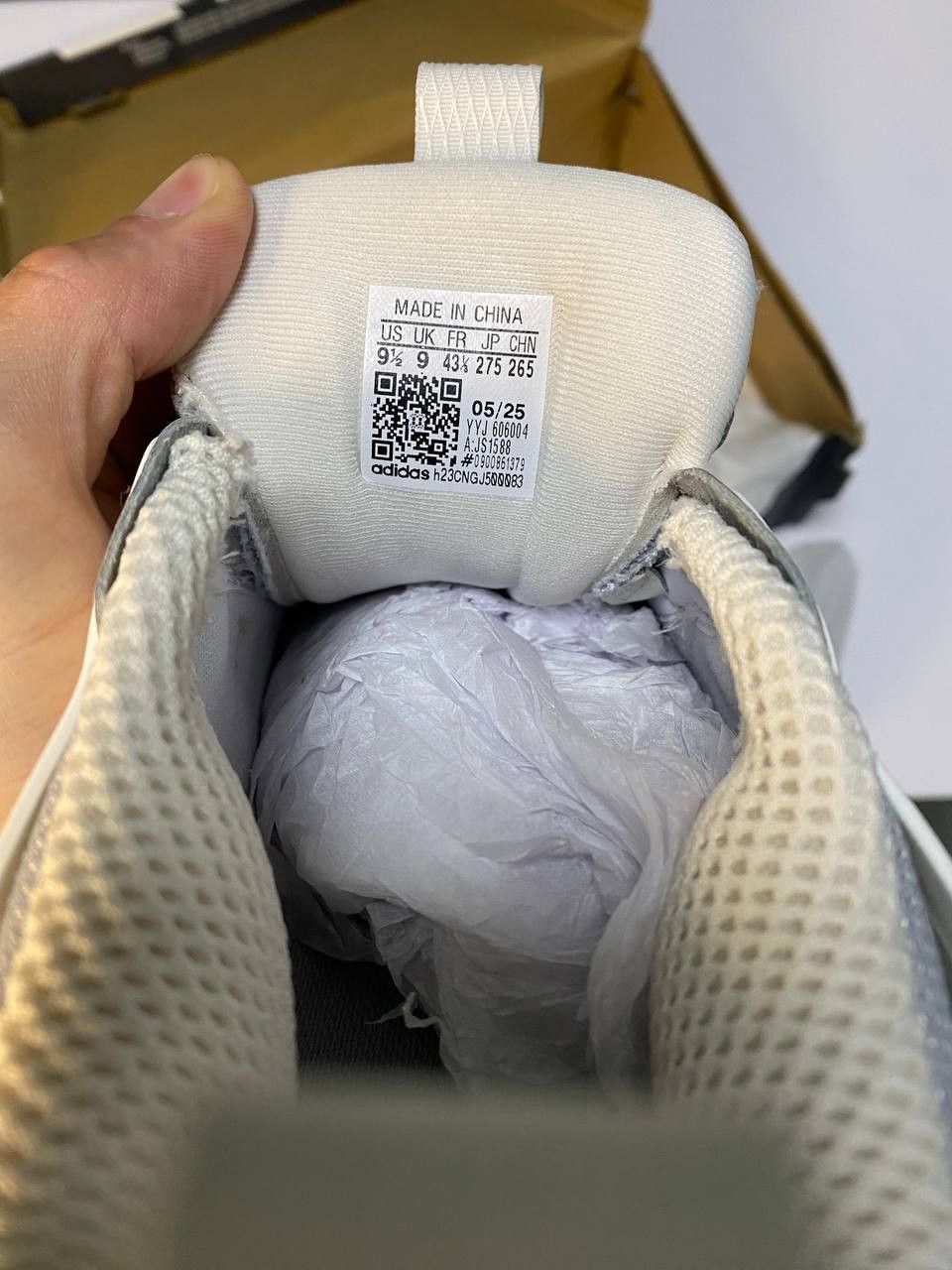 Adidas XLG Runner Deluxe Sail Grey/Core White/Off White Size US 9.5 / EU 42-43 - 4 Thumbnail