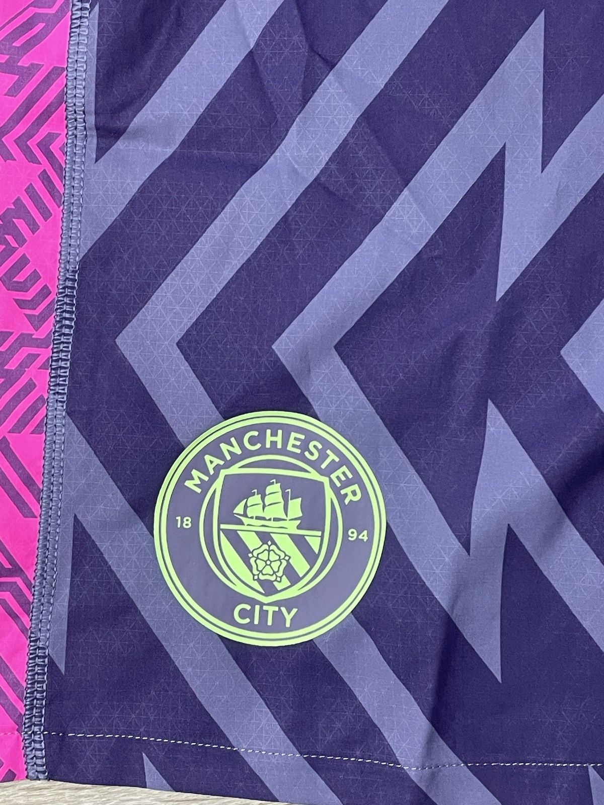 Puma 2022-2023 Man City Goalkeeper Shorts L Men Size US 36 / EU 52 - 4 Thumbnail