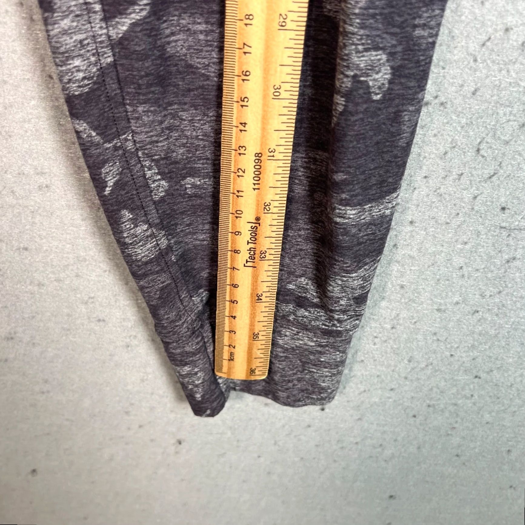 Lululemon Lululemon Womens Gray Camouflage Jogger Pants - Size 4, Drawstring, Athletic | 29 Inseam | Pockets | Regular, Polyester Spandex | 8/10 Vintage? No Size 27" / US 4 / IT 40 - 5 Thumbnail