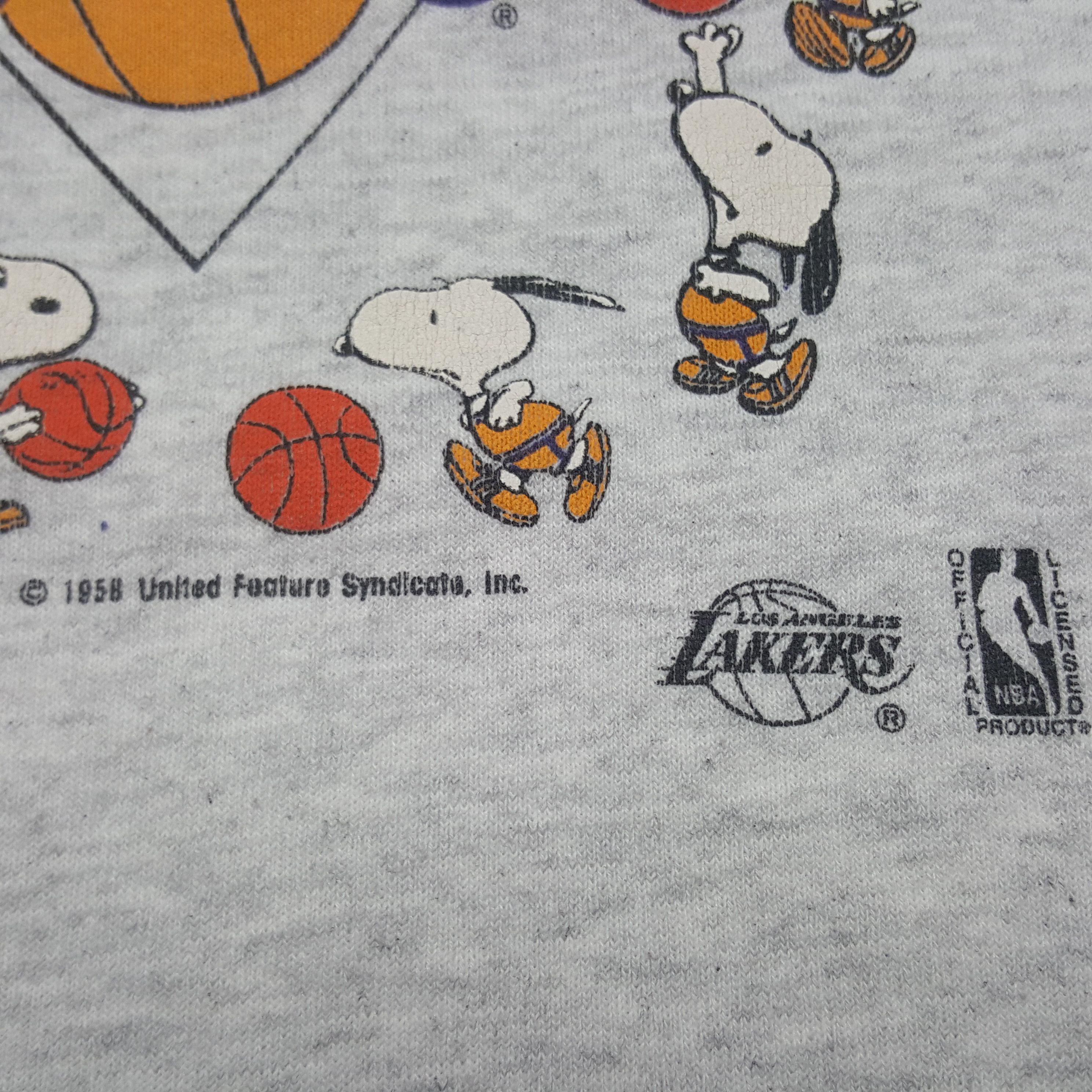 NBA × Vintage Vintage 90's Los Angeles Lakers X Snoopy Sport Sweatshirt Size US XS / EU 42 / 0 - 7 Thumbnail
