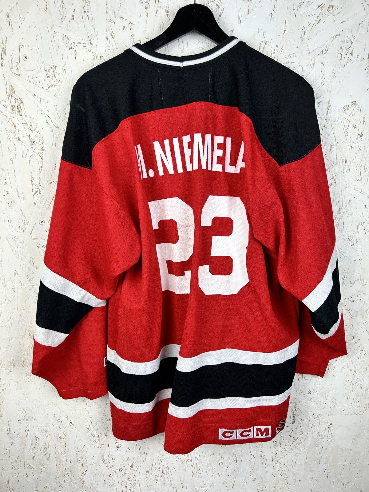 NHL Vintage CCM New Jersey Devils Niemela #23 Signed Jersey Size US M / EU 48-50 / 2 - 7 Thumbnail