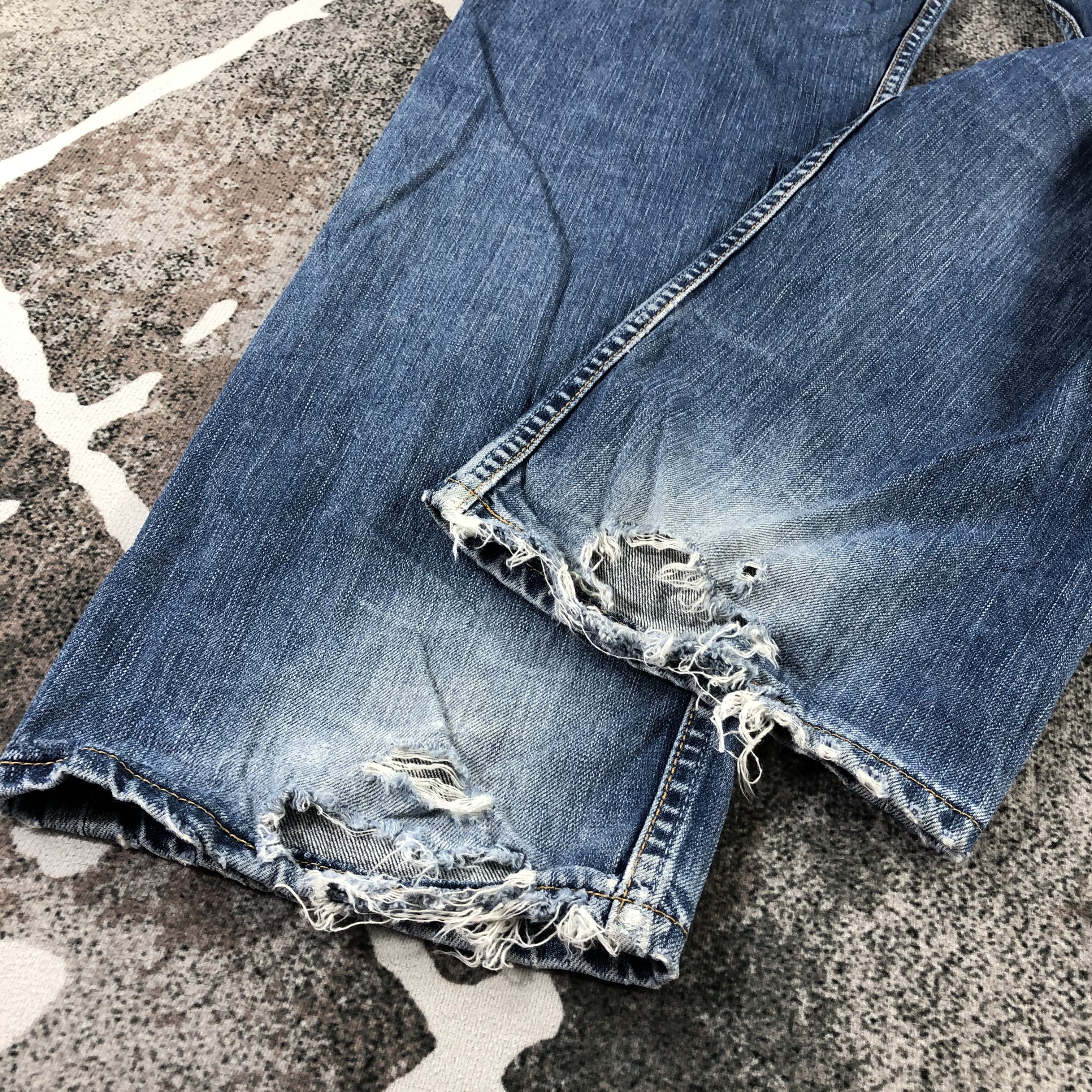 Levi's Vintage Levis 501 Jeans Faded Blue Denim KJ1292 Size US 32 / EU 48 - 6 Thumbnail