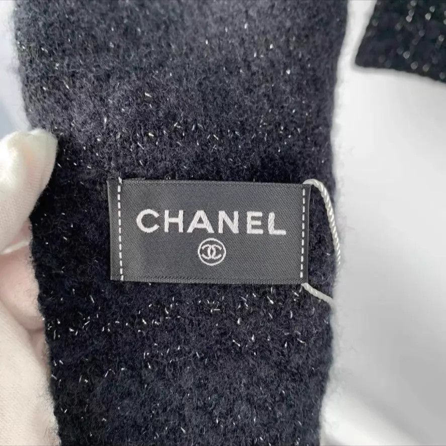 Chanel Chanel 26C Black Silver Logo Scarf Size ONE SIZE - 2 Thumbnail
