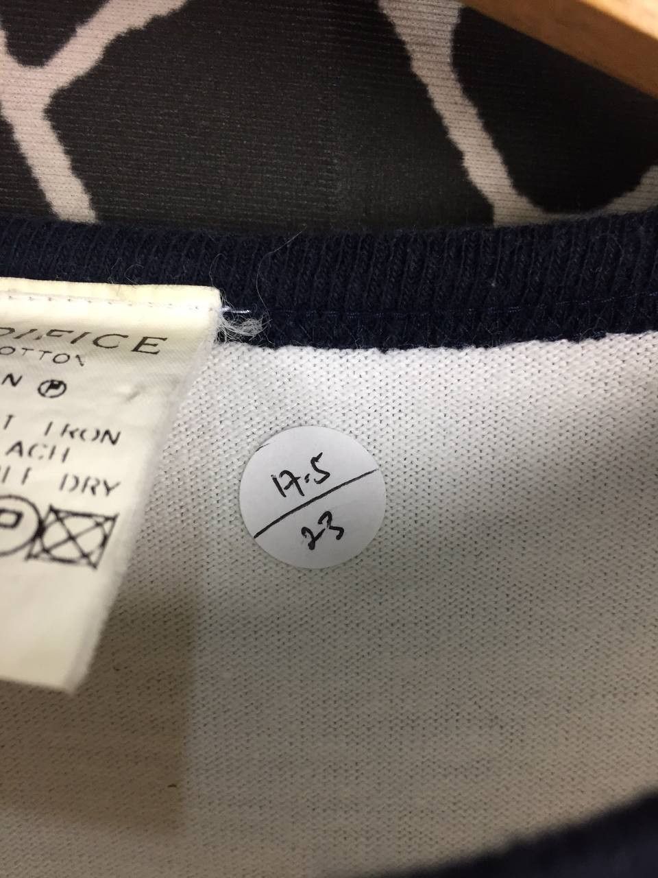 Edifice Japan Edifice Japan Hand Minimalist Ink Artwork Graphic Tee Size US S / EU 44-46 / 1 - 12 Thumbnail