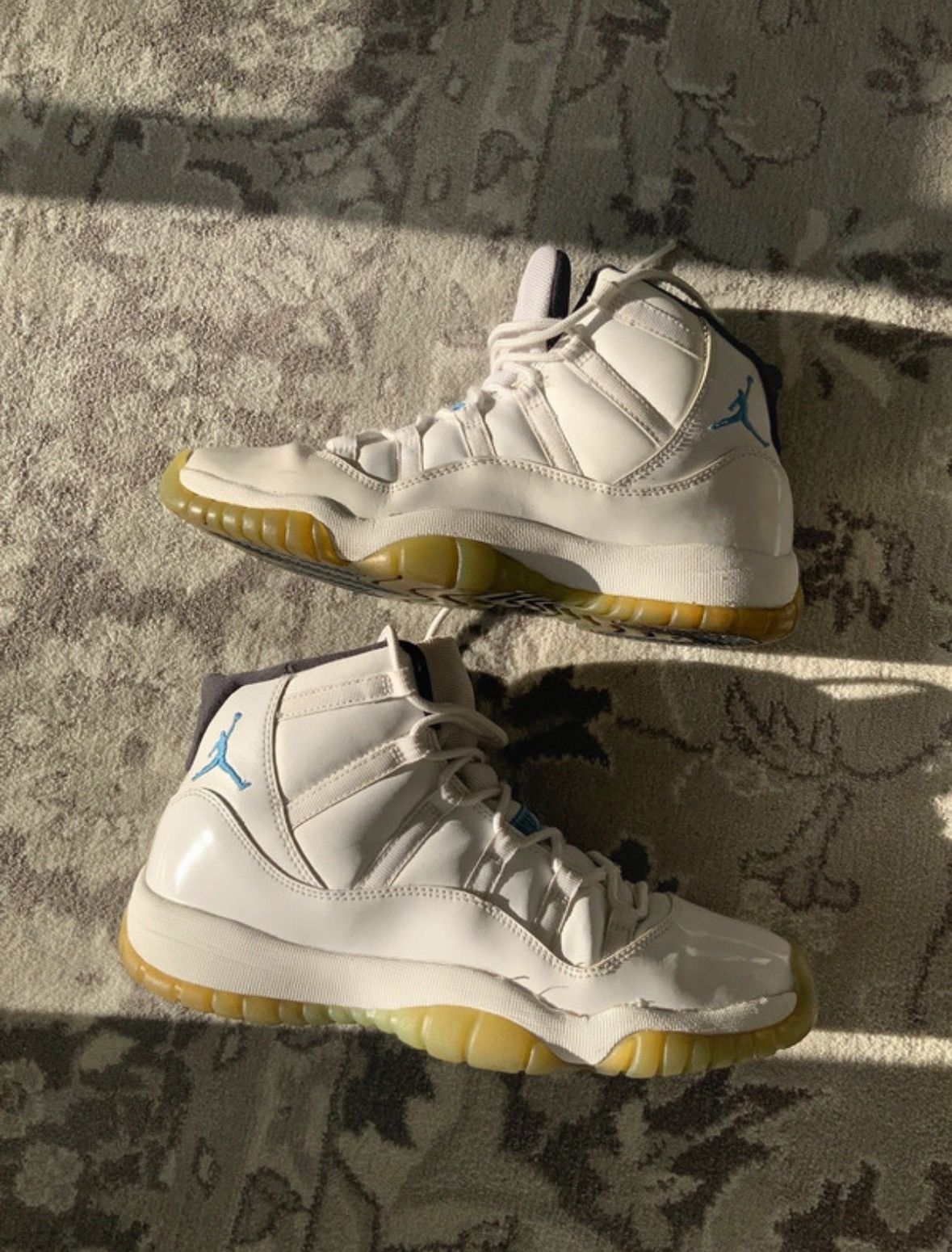 Jordan Brand Jordan 11 Legend Blue Size US 7 / EU 40 - 2 Thumbnail