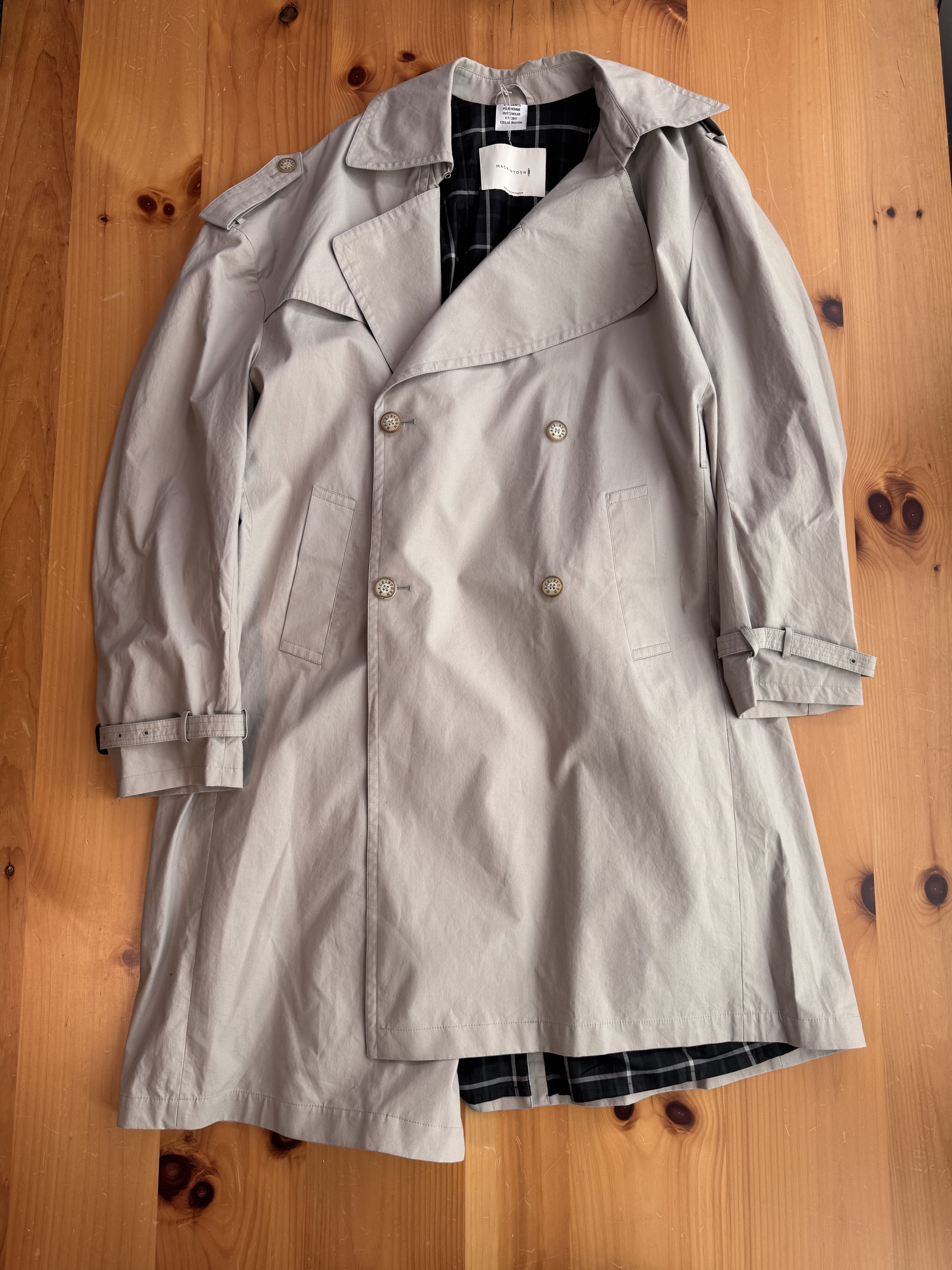 Vetements SS17 Vetements x Mackintosh Oversized Trench Coat Belted Size US S / EU 44-46 / 1 - 1 Thumbnail