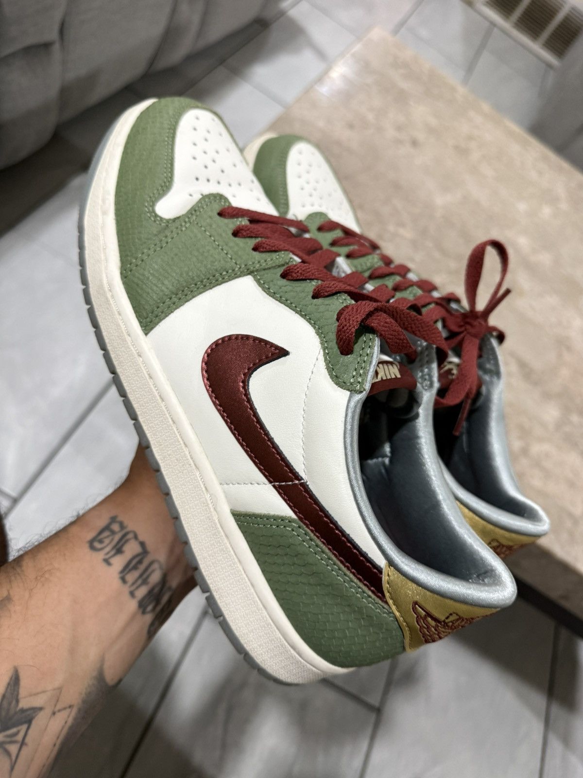 Jordan Brand Jordan 1 year of the dragon Size US 10.5 / EU 43-44 - 7 Thumbnail