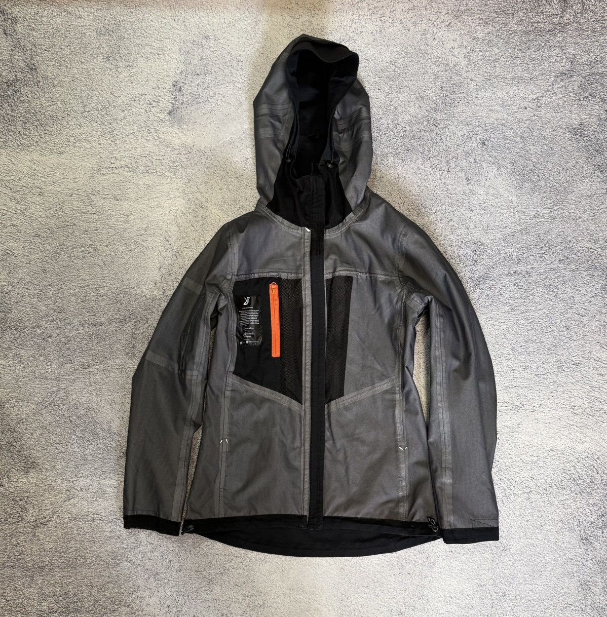 Fjallraven RevolutionRace RVRC Whisper Jacket XS Waterproof Hypershell Size XS / US 0-2 / IT 36-38 - 8 Thumbnail