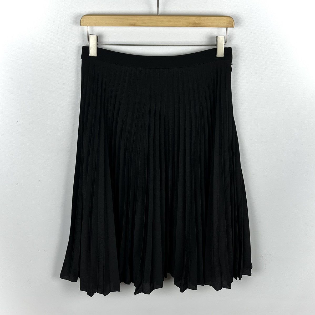 Burberry Ladies Burberry pleated midi skirt Size 28" / US 6 / IT 42 - 1 Thumbnail