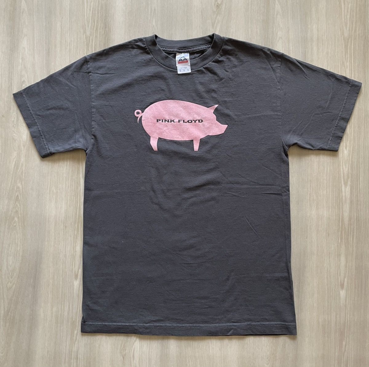 Vintage Vintage 2005 Pink Floyd Pig Bandtee Sz Medium Size US M / EU 48-50 / 2 - 2 Thumbnail