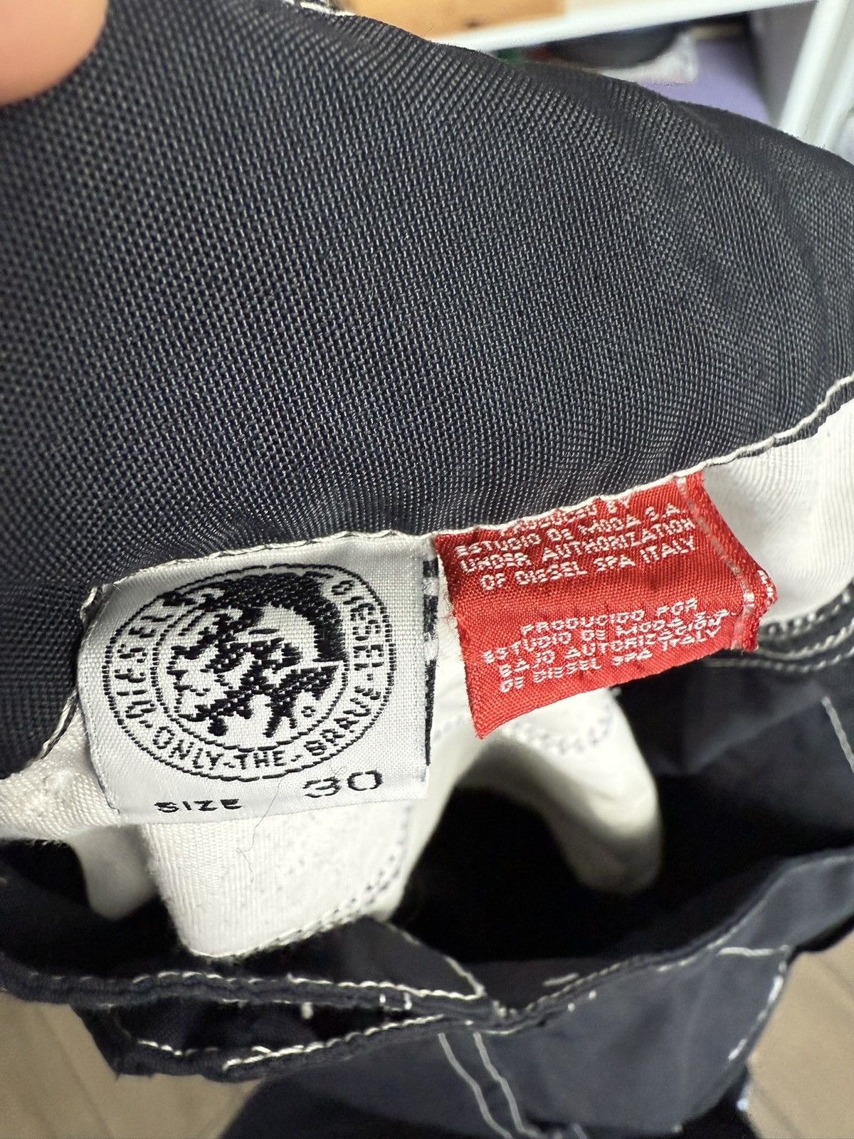 Diesel Vintage y2k Diesel technical baggy parachute 3/4 shorts 30 Size US 30 / EU 46 - 6 Thumbnail