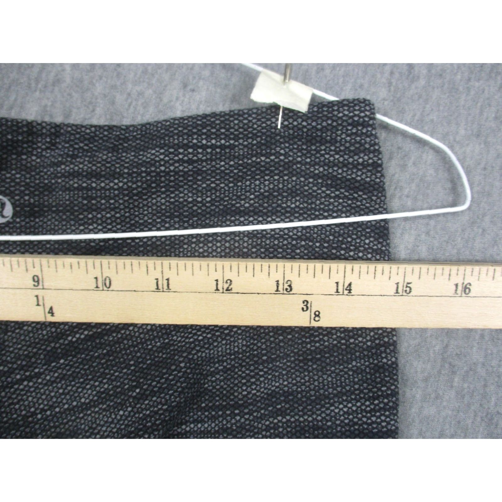 Lululemon Lululemon Leggings Womens 8 Gray Flecked Seamless Knit Ankle Yoga Pants Size 30" / US 8 / IT 44 - 3 Thumbnail