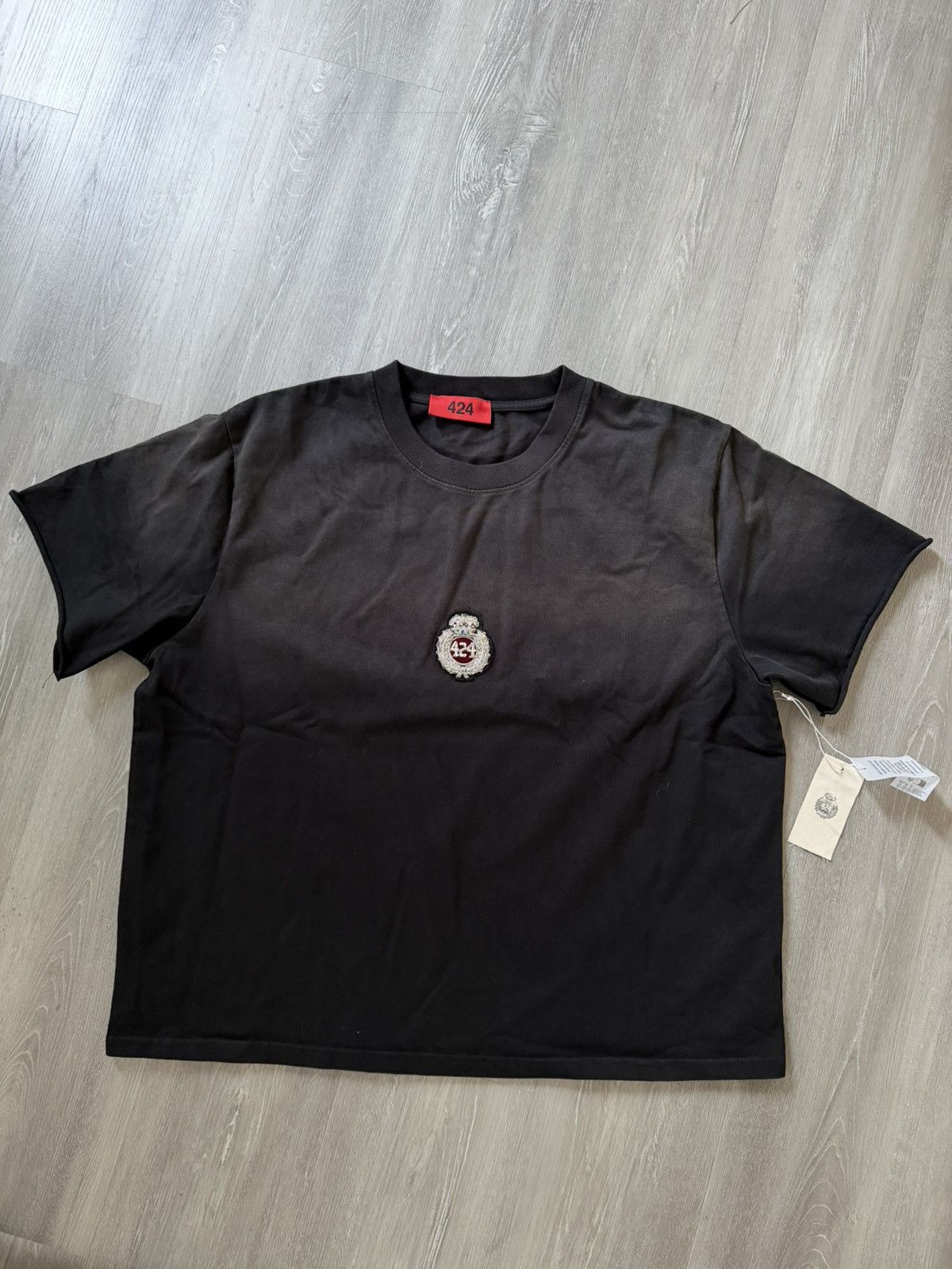 424 crest cropped t shirt