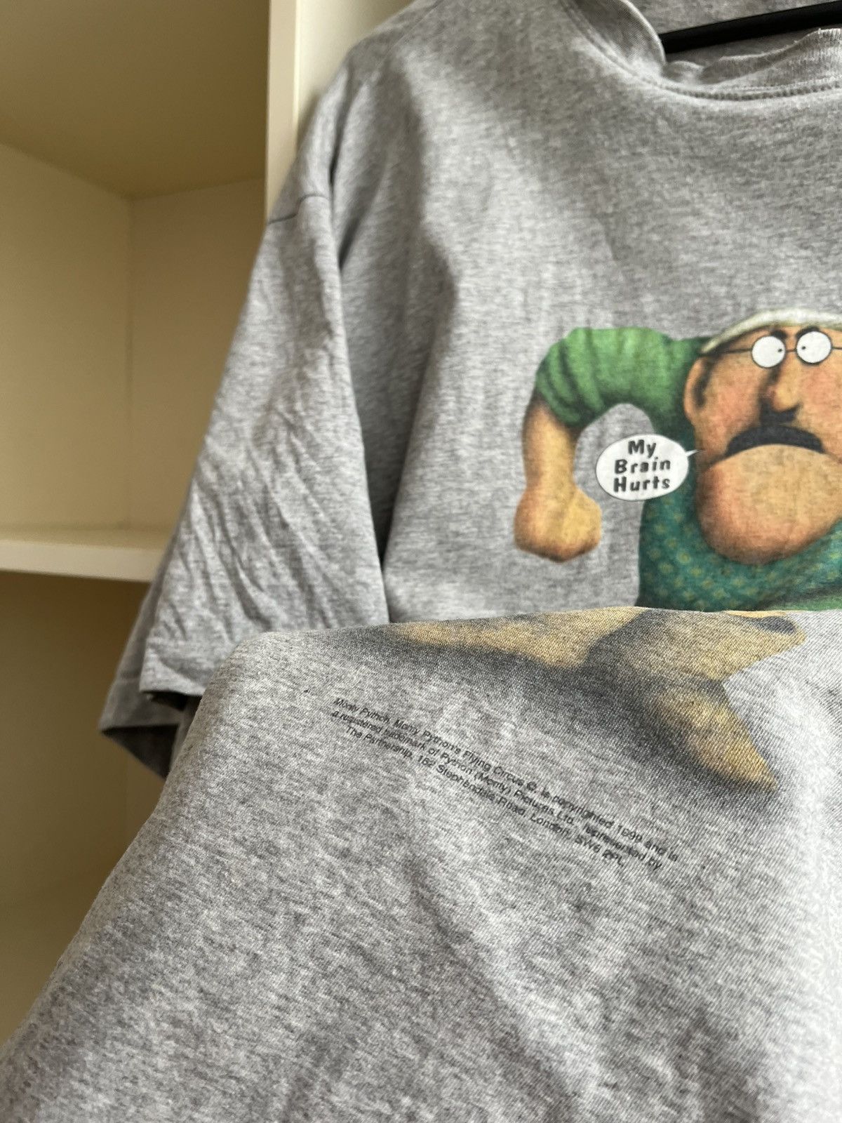 Vintage 1999 Vintage Monty Python Flying Circus My Brain Hunts Tee Size US L / EU 52-54 / 3 - 7 Thumbnail
