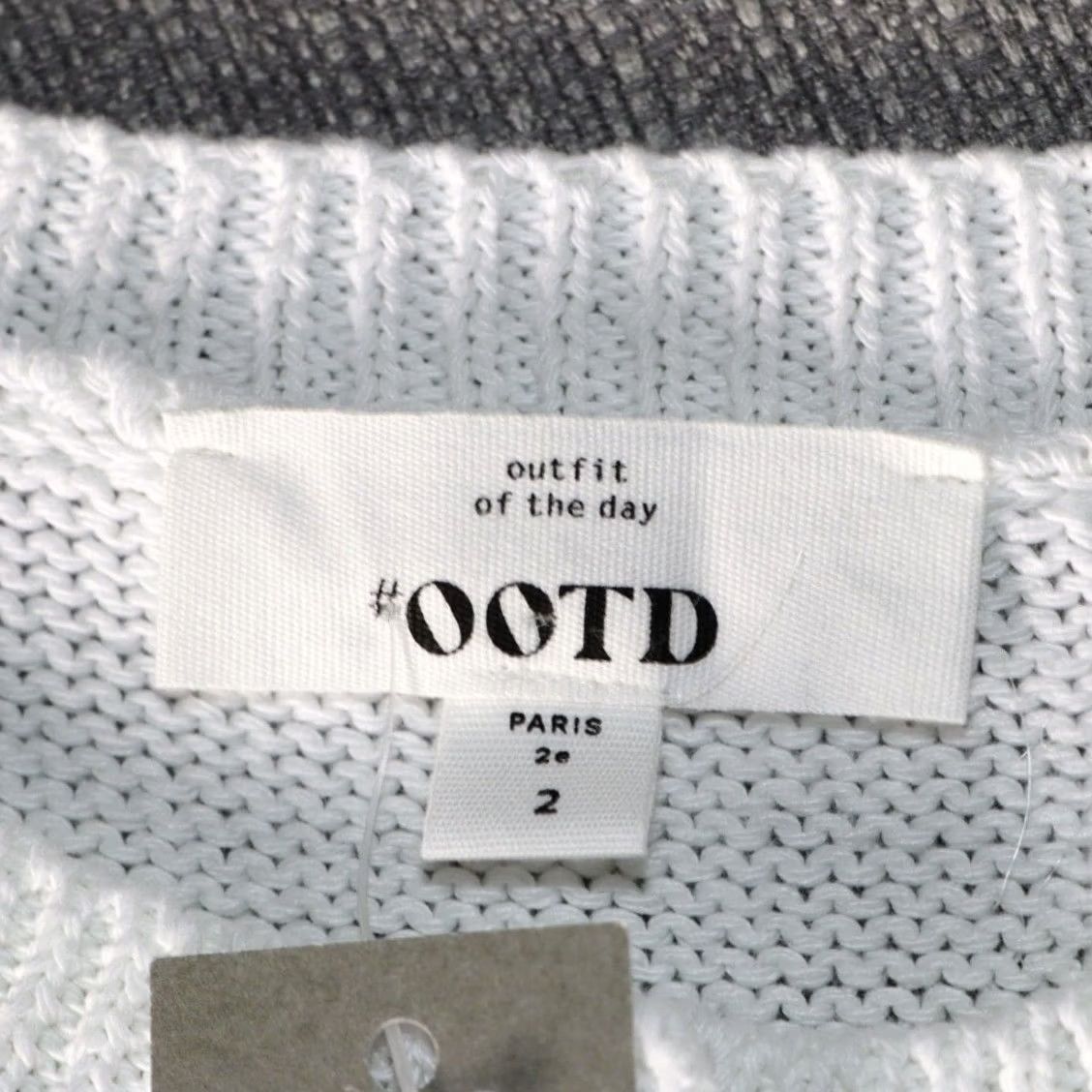 Vintage VINTAGE Outfit Of The Day Jumper Size M/L Womens White Green Striped 1/4 Button New with tags made in Italy and the lower sleeve areas Balloon out. Size M / US 6-8 / IT 42-44 - 5 Thumbnail