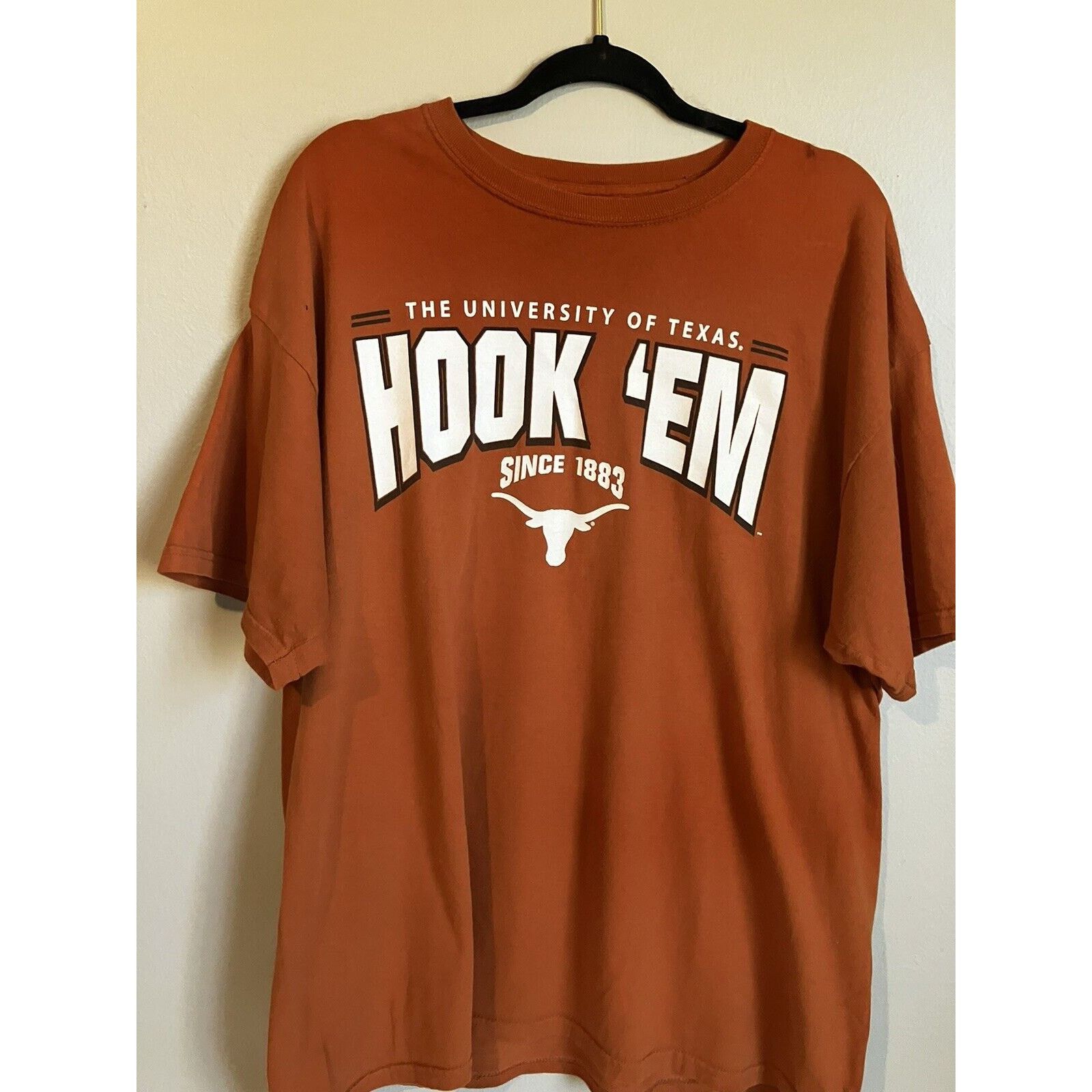 Gildan University Of Texas Longhorns Hook 'EM Horns T-Shirt XL Size US XL / EU 56 / 4 - 1 Thumbnail