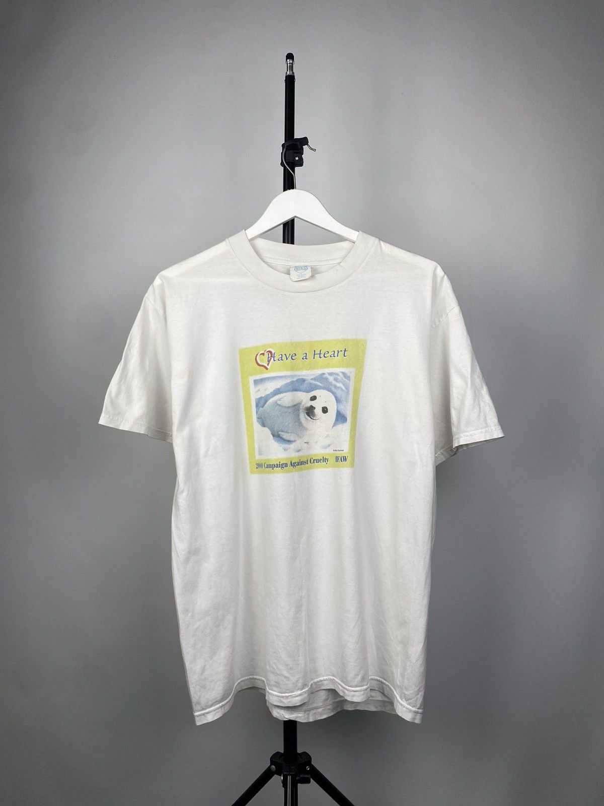 Habitat × Native × Vintage Vintage 2000 IFAW Have a Heart Mike Speiser t-shirt Size US L / EU 52-54 / 3 - 1 Thumbnail