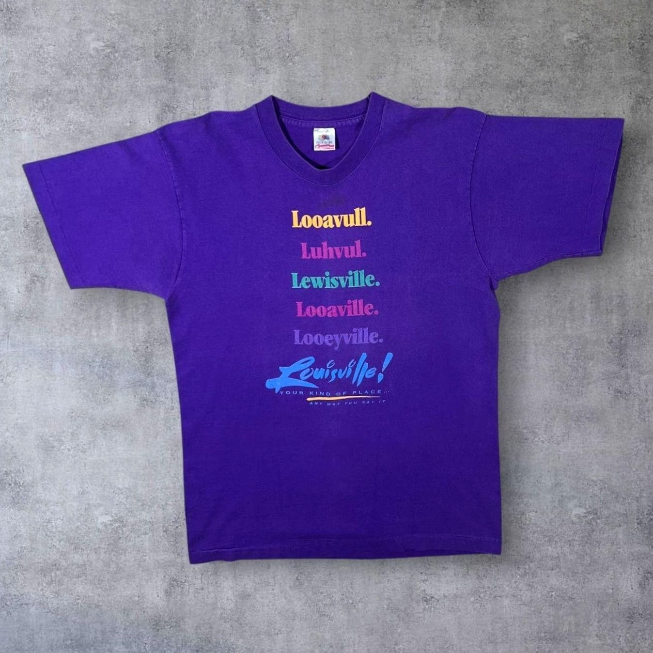 Fruit Of The Loom VINTAGE Louisville “Any Way You Say It” Tourist Purple Single Stitch T-Shirt Mens L Purple Graphic Print 90s Souvenir USA Size US L / EU 52-54 / 3 - 2 Thumbnail