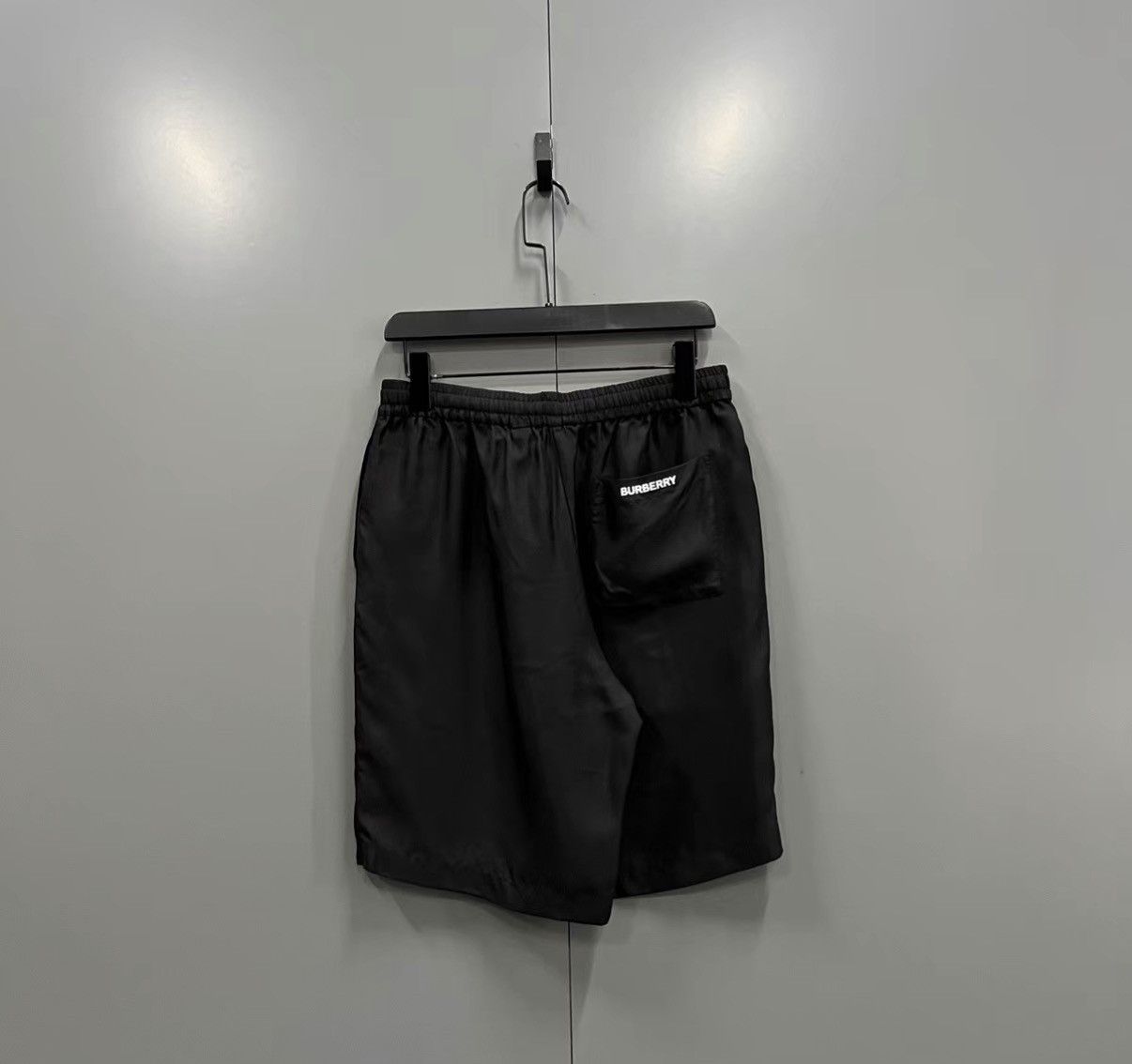 Burberry Burberry Black Letter Printed Shorts J41 Size US 30 / EU 46 - 2 Thumbnail
