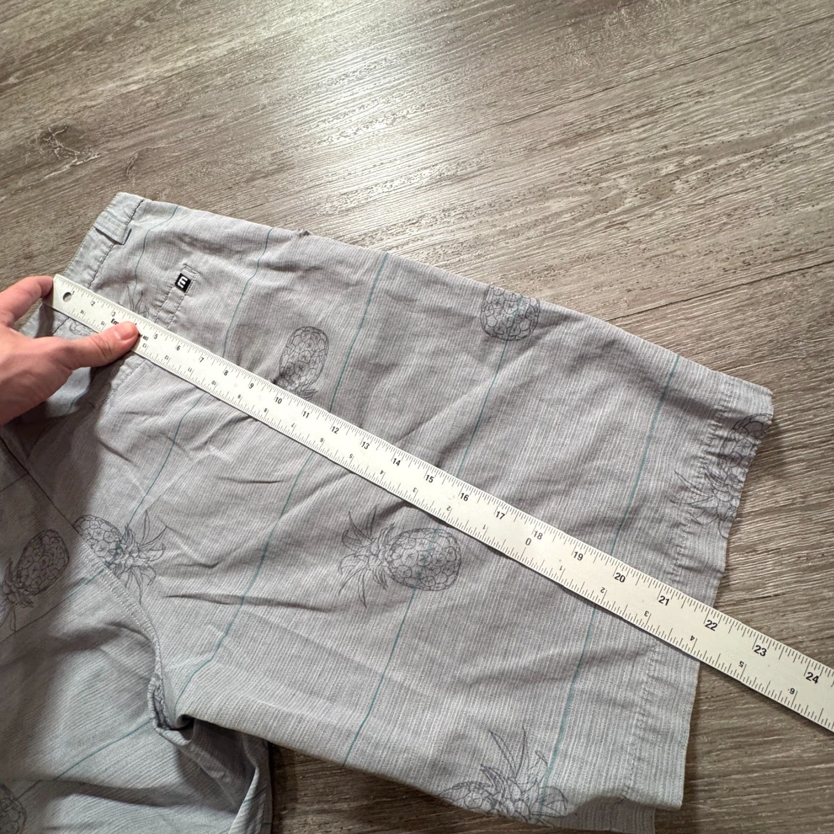 TravisMathew Travis Mathew Shorts Mens 35 Gray Pineapple Graphic Chino Casual Outdoor Summer 35 in Gray Mens Size US 35 - 7 Thumbnail