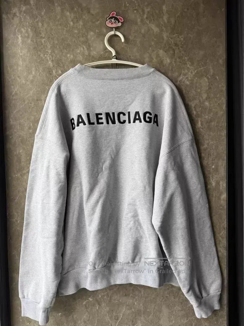 Balenciaga Balenciaga Front and Back Embroidered Logo Round Neck Swea Size US S / EU 44-46 / 1 - 3 Thumbnail