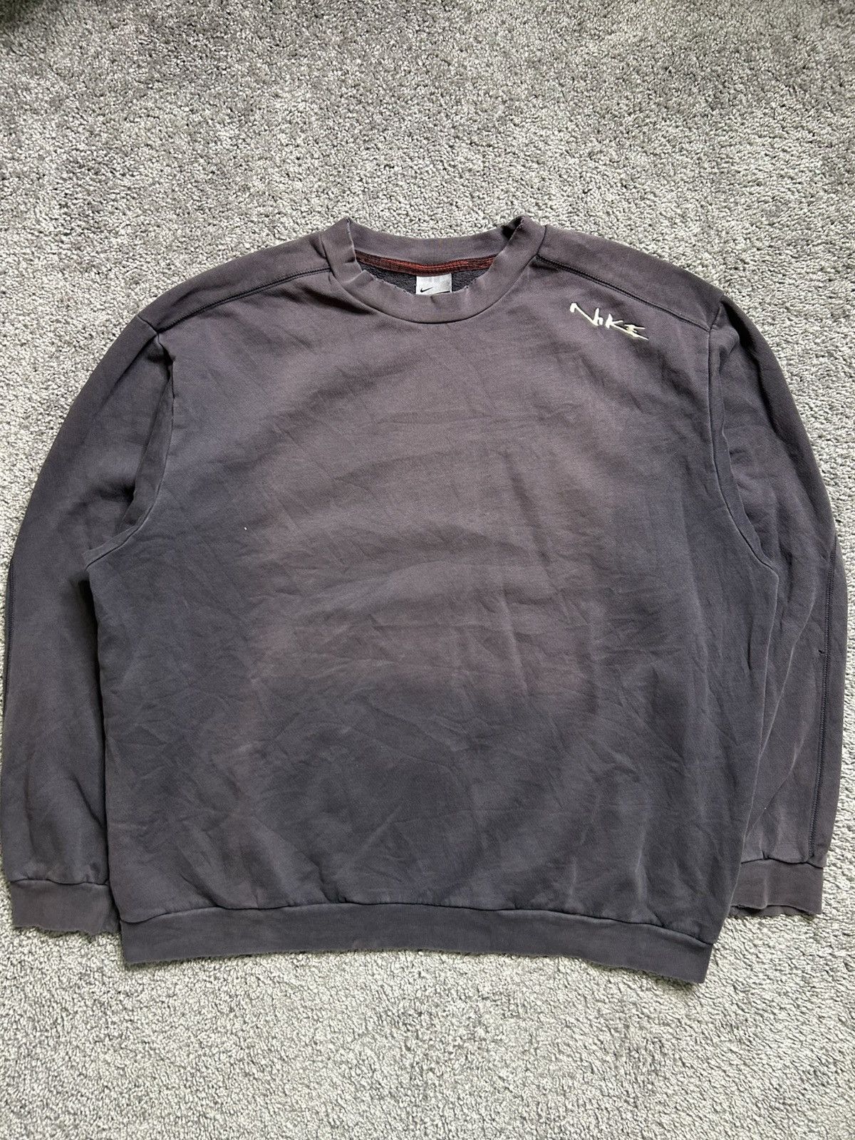 Nike Vintage Y2K Nike Embroidered Sunfade Spellout Crewneck Sweat Size US XL / EU 56 / 4 - 1 Thumbnail