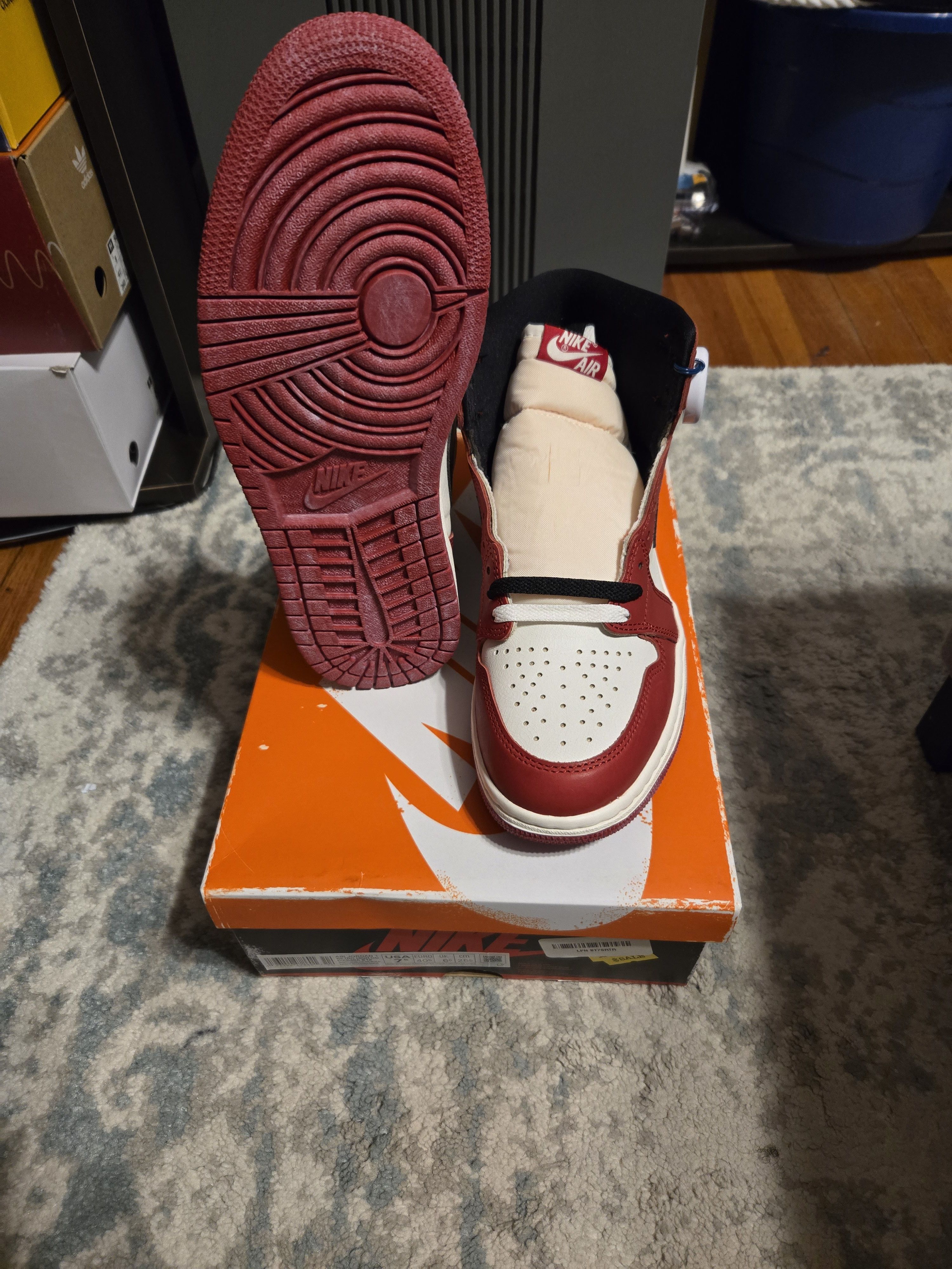 Nike Air Jordan 1 Retro High OG Chicago Reimagined Lost & Found Size US 7.5 / EU 40-41 - 6 Thumbnail
