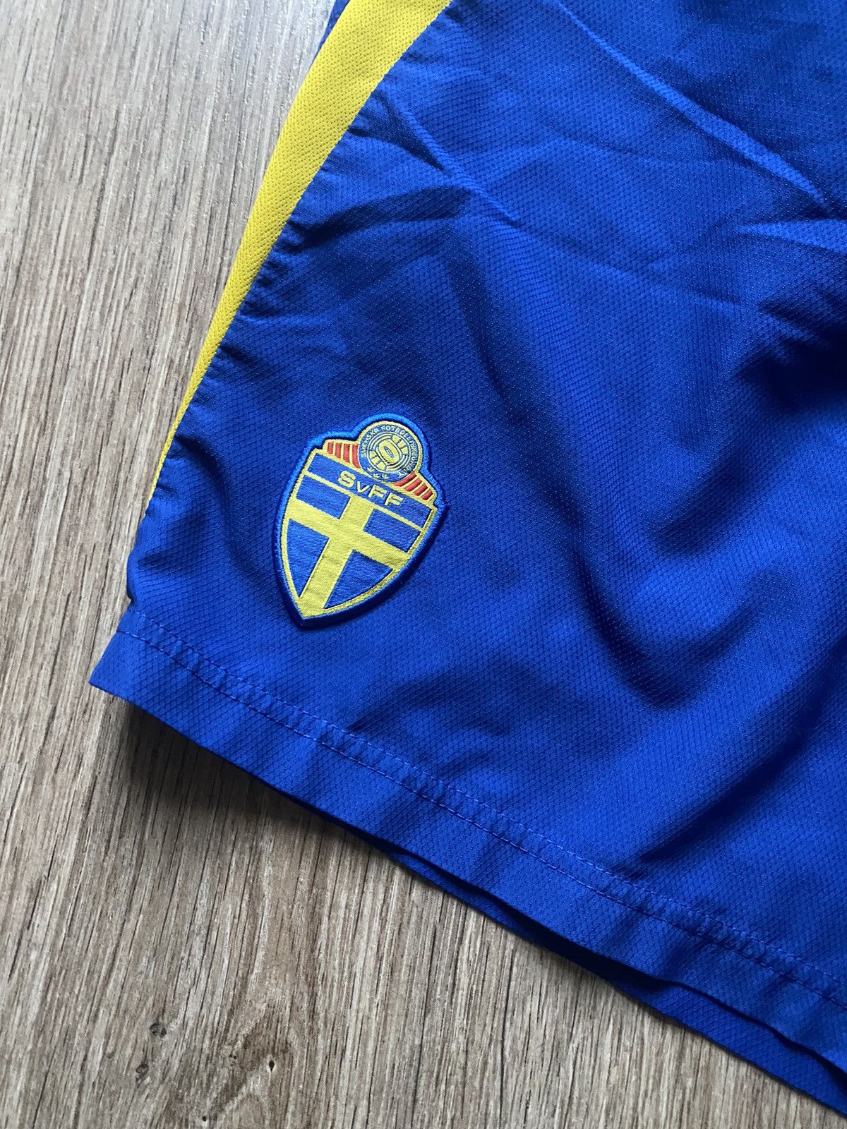 Umbro × Vintage 00s Vintage Umbro Sweden SVFF Performance Shorts Size US 34 / EU 50 - 2 Thumbnail