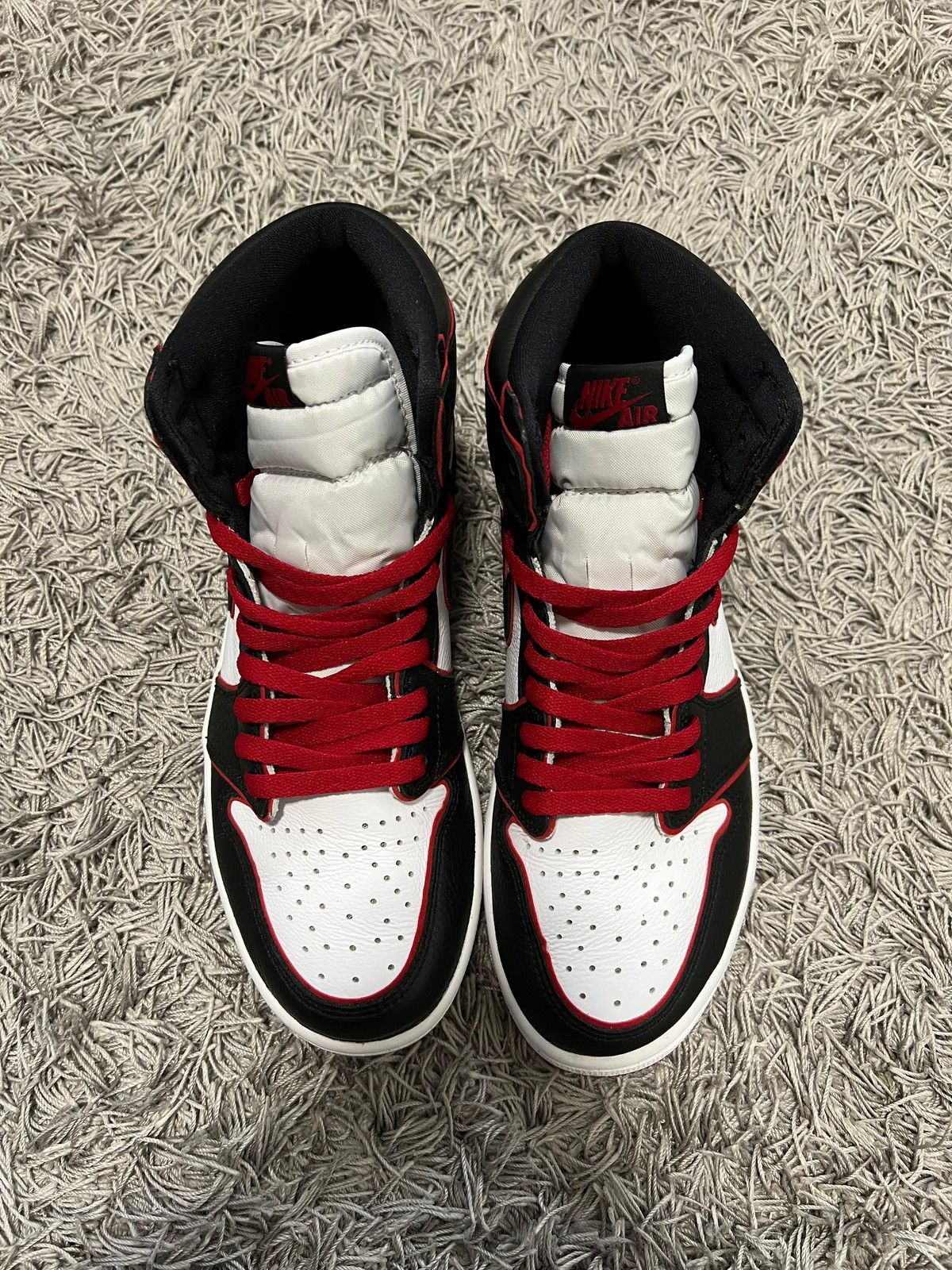 Nike Jordan 1 retro high Bloodline Size US 9 / EU 42 - 3 Thumbnail