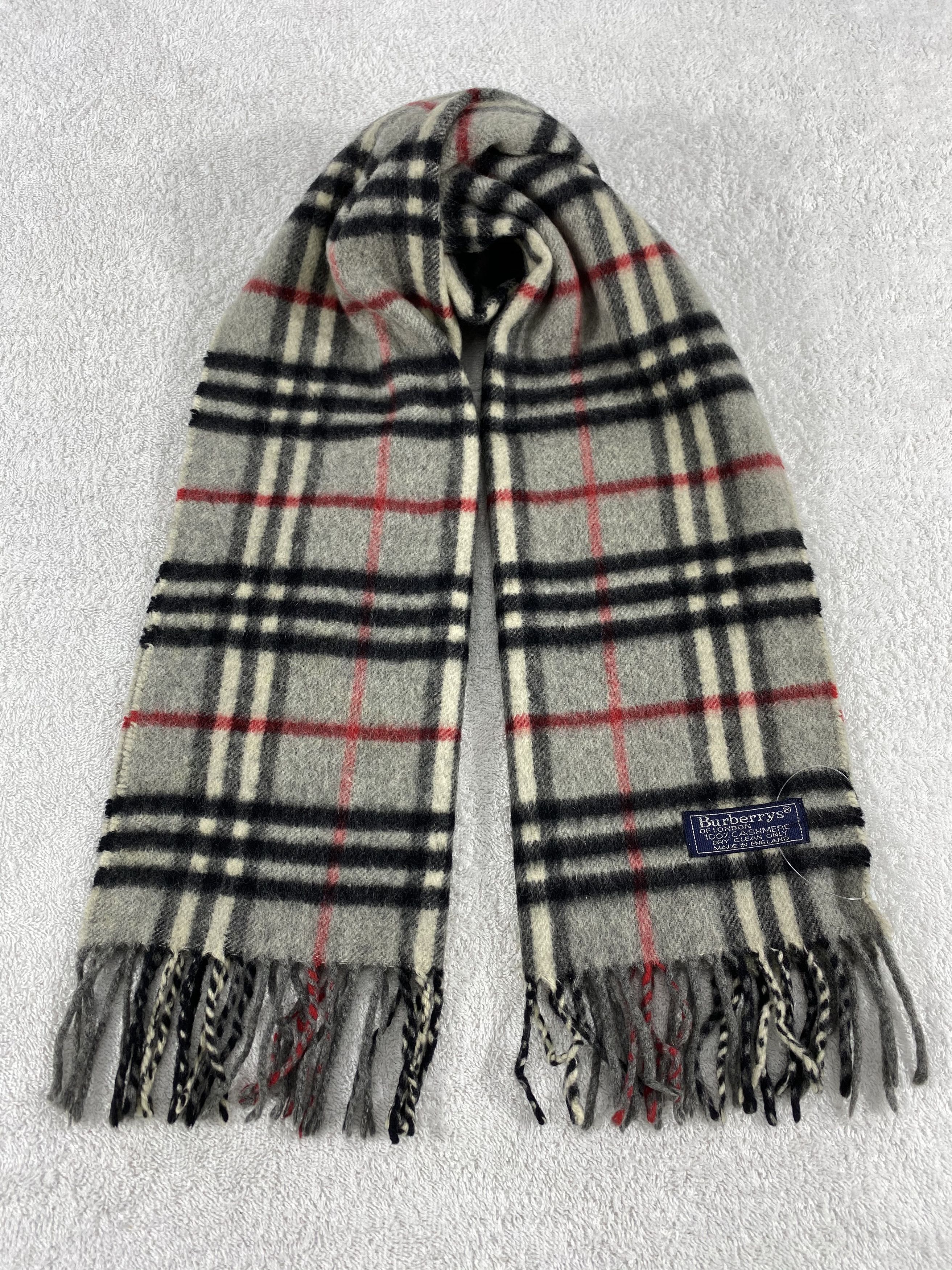 Burberry Vintage Burberry Scarf/Muffler/Neckwear MF693 Size ONE SIZE - 1 Thumbnail